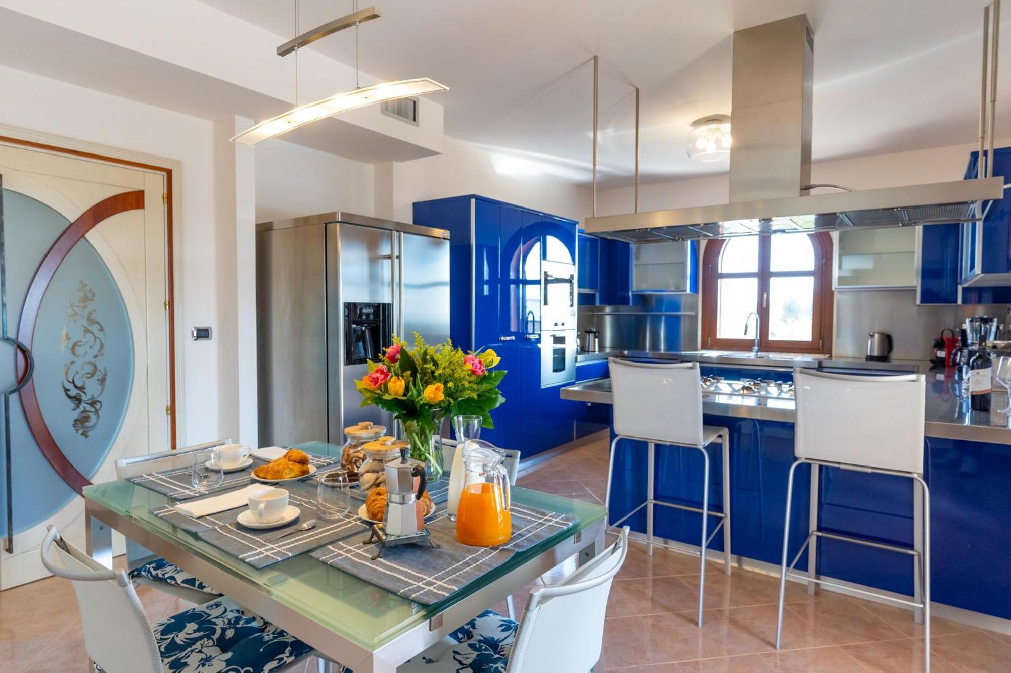 House Nicasia: villa con piscina