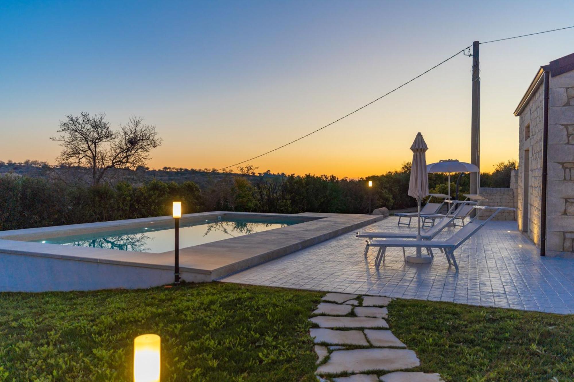 House Nicasia: villa con piscina
