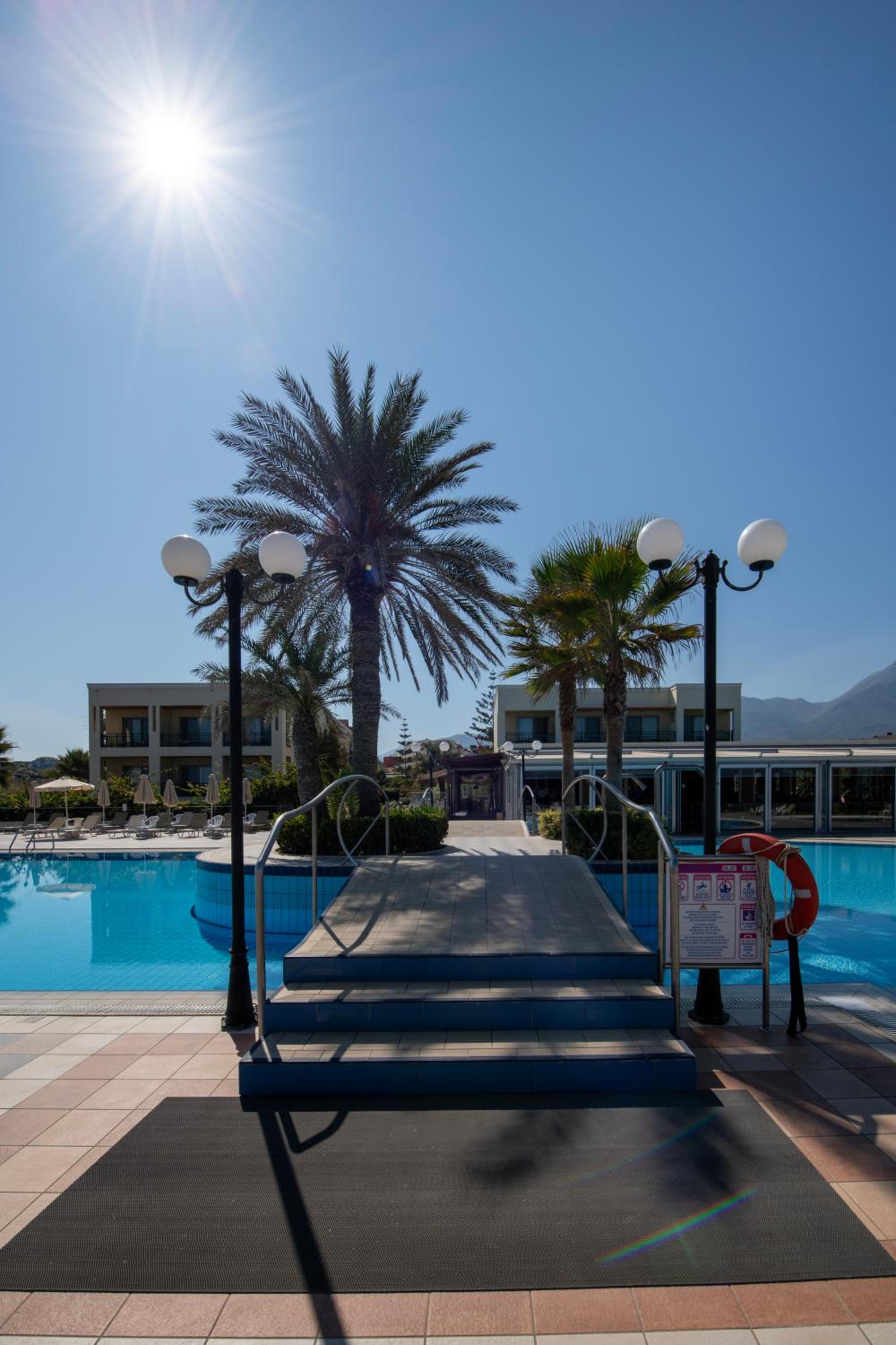 Hydramis Palace Beach Resort
