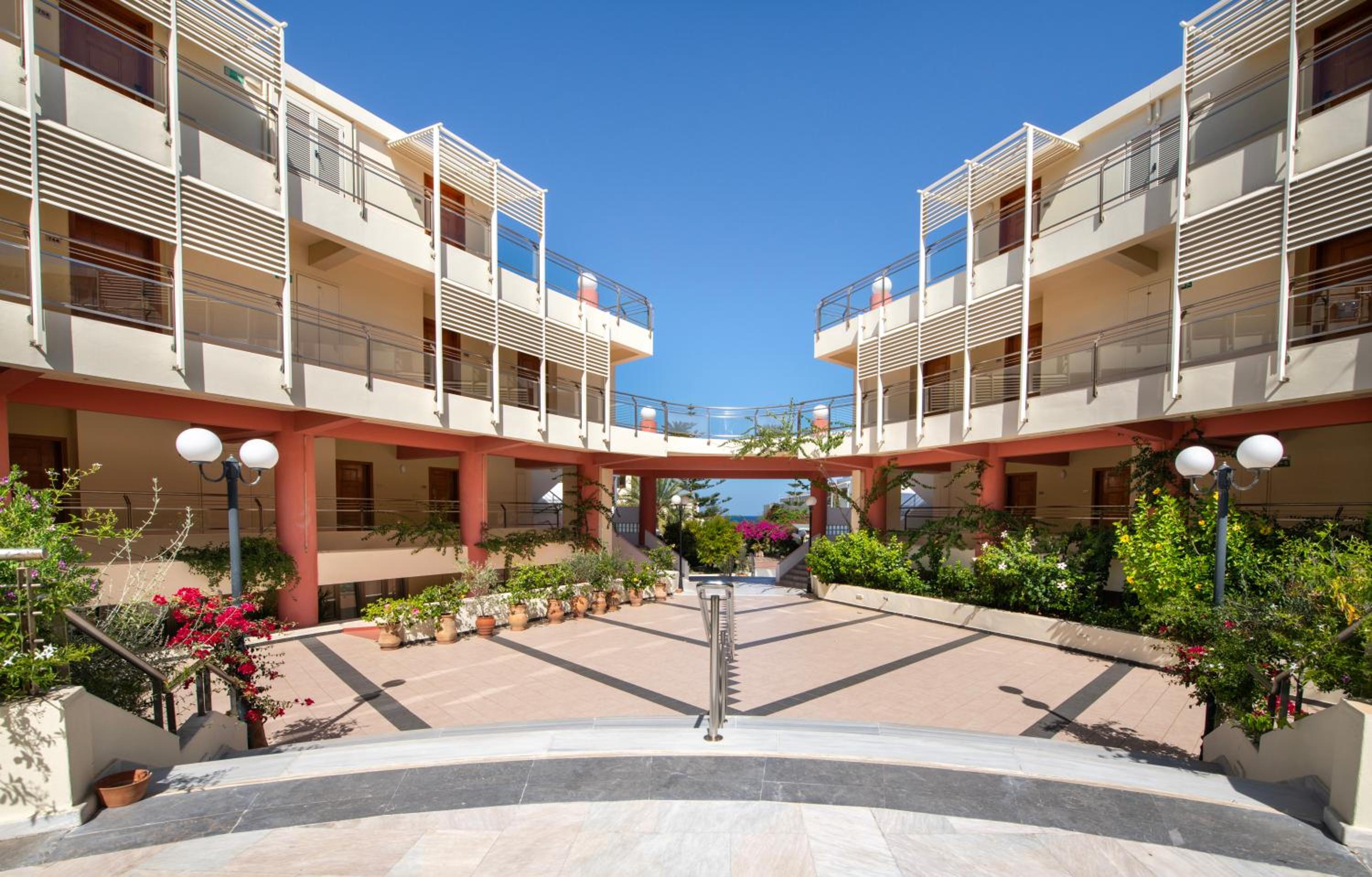 Hydramis Palace Beach Resort