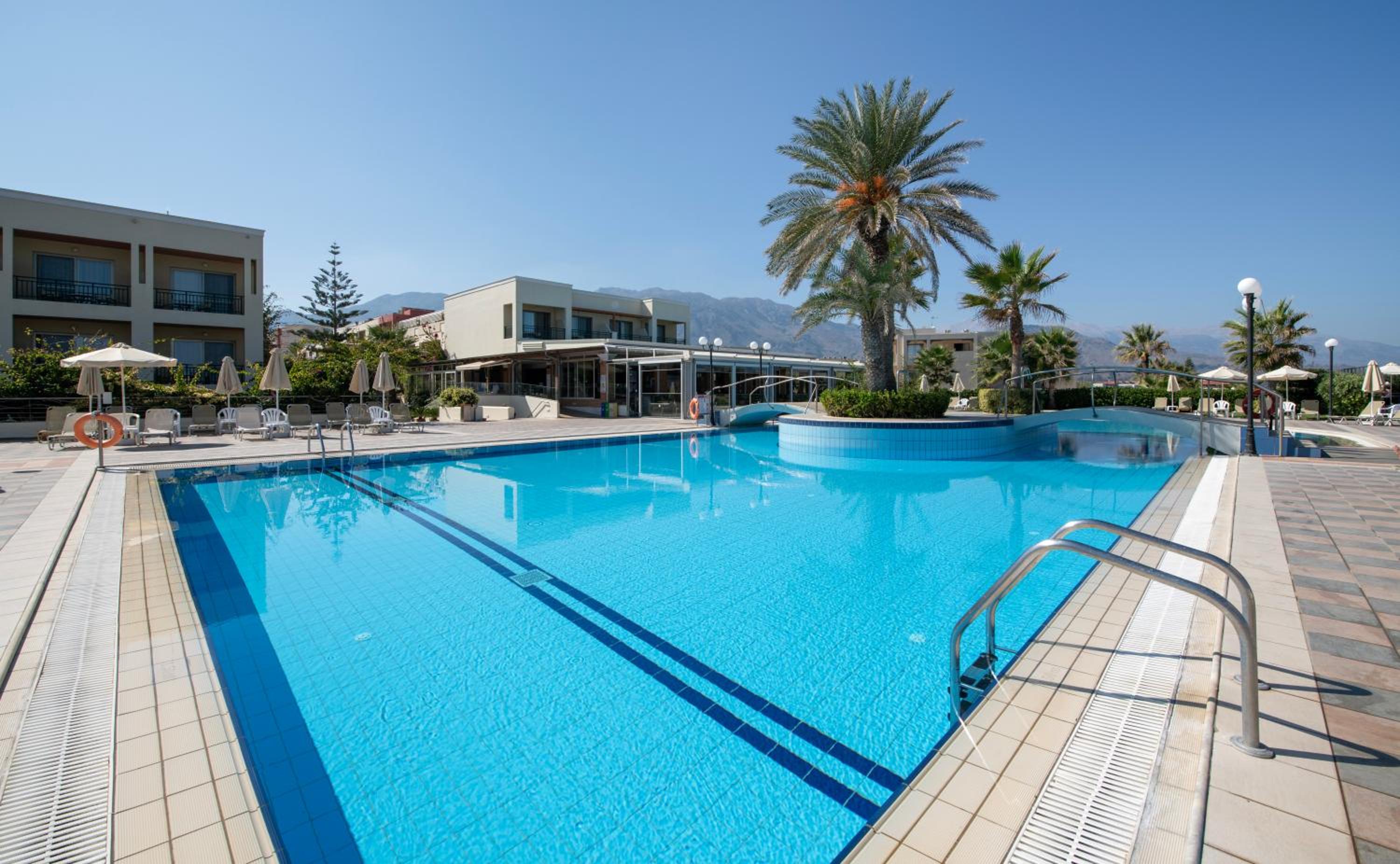Hydramis Palace Beach Resort