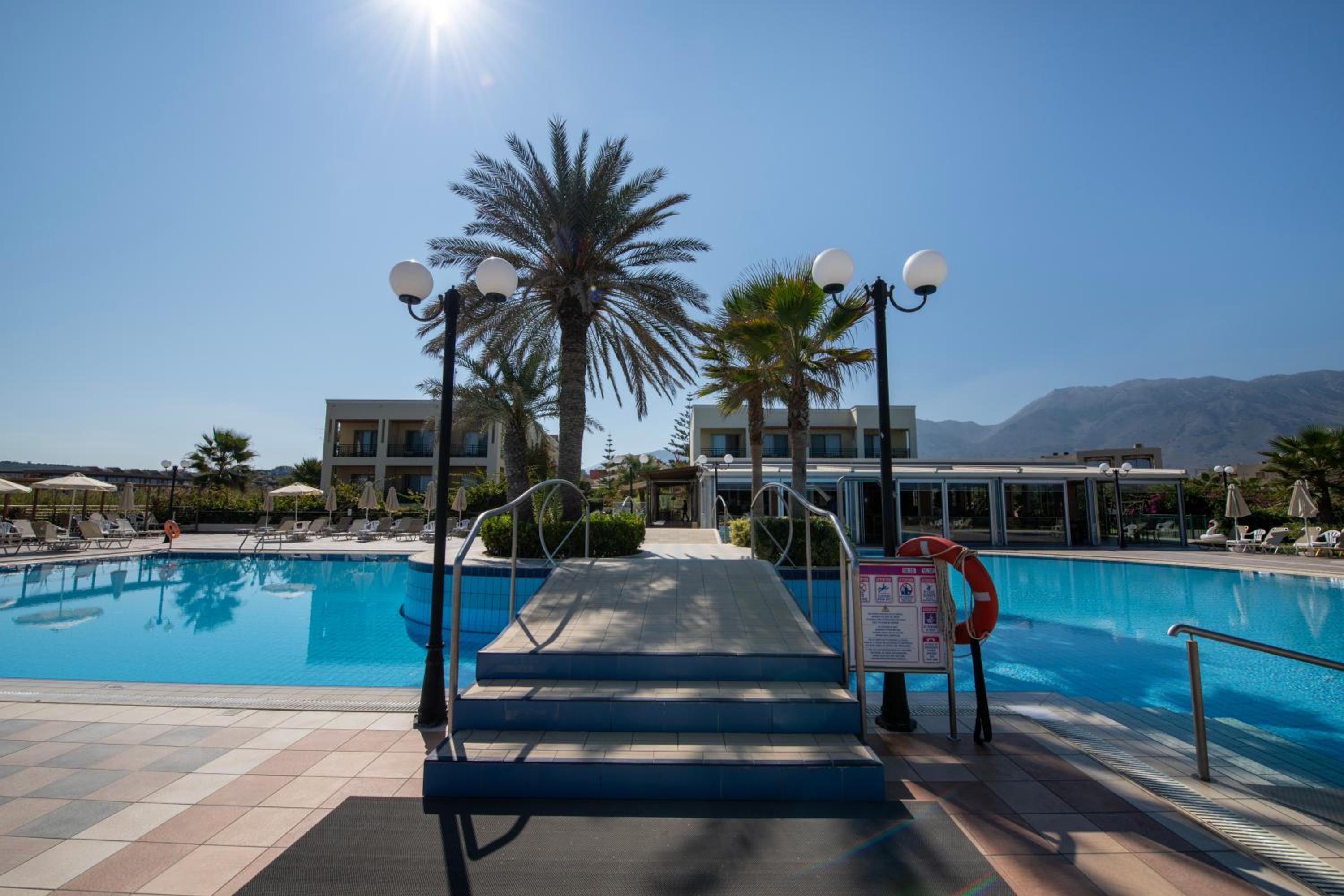 Hydramis Palace Beach Resort