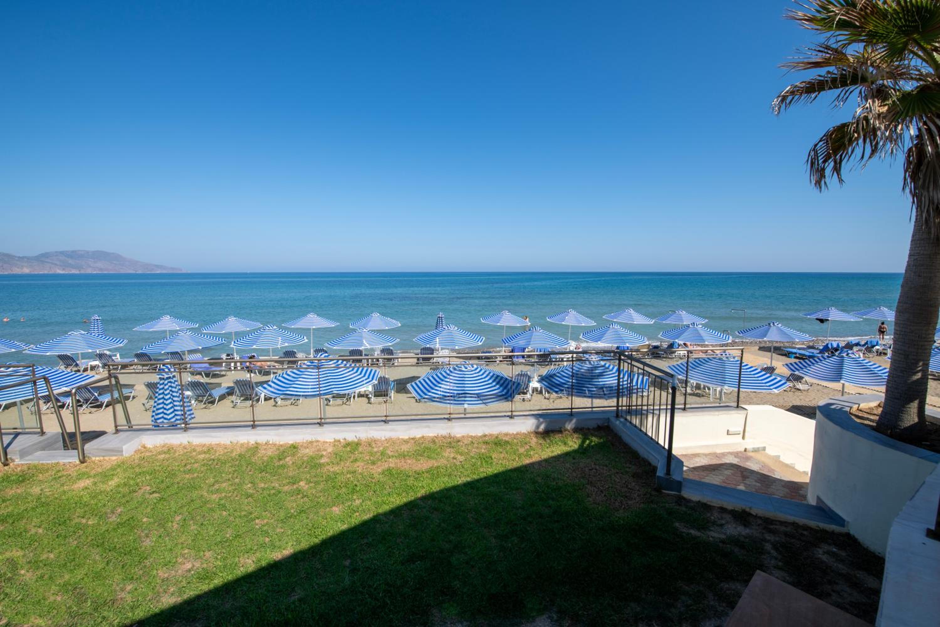 Hydramis Palace Beach Resort