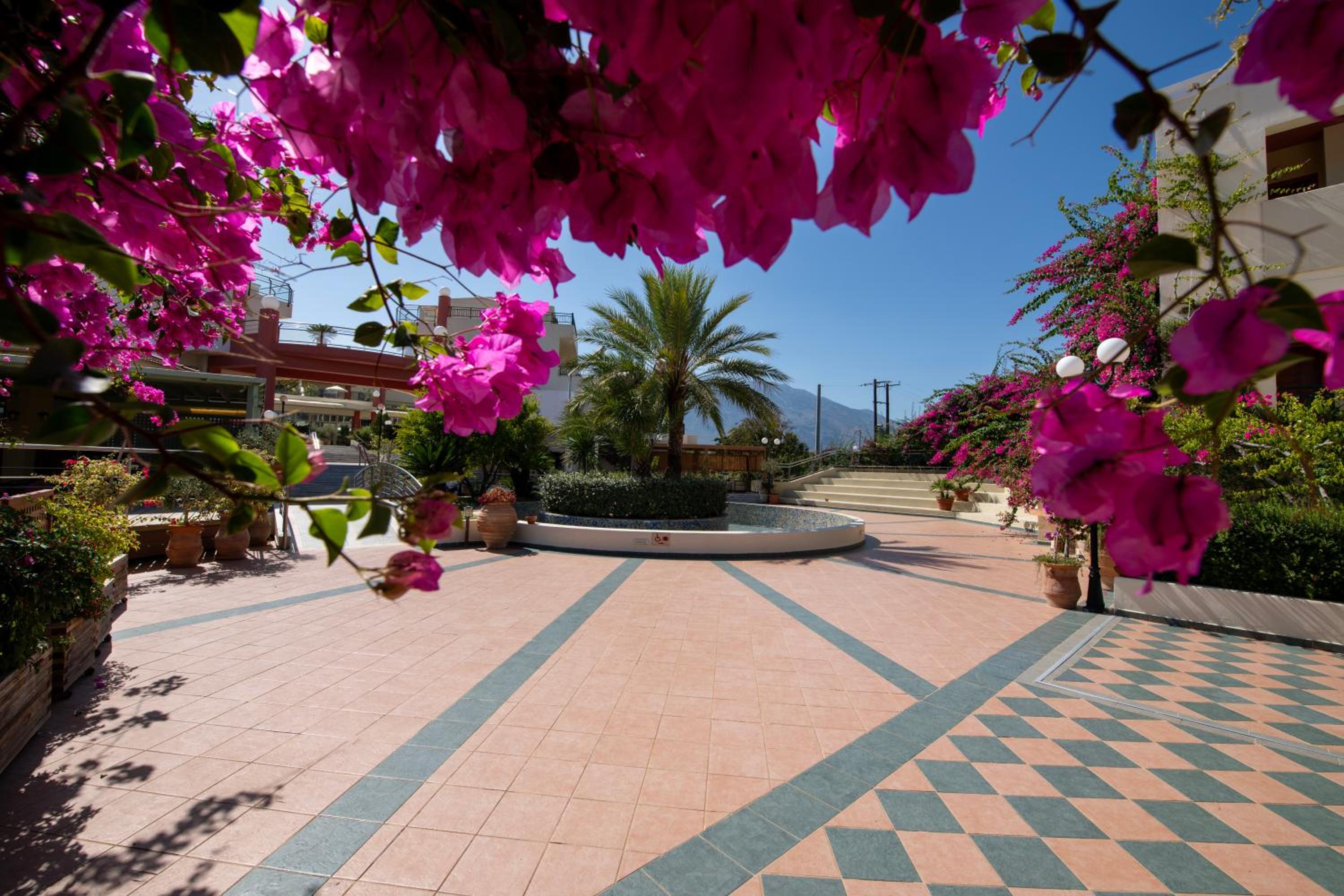 Hydramis Palace Beach Resort