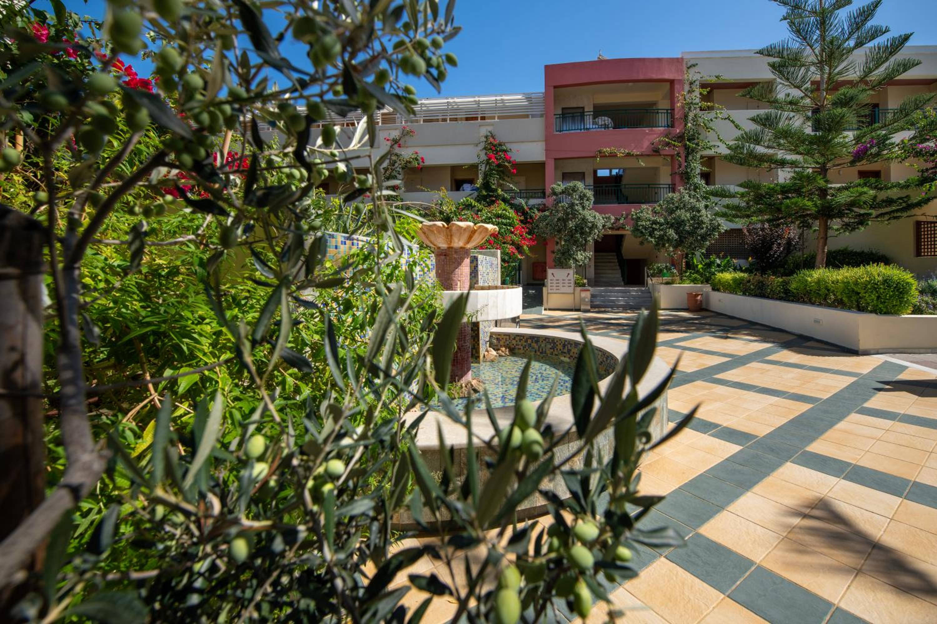 Hydramis Palace Beach Resort