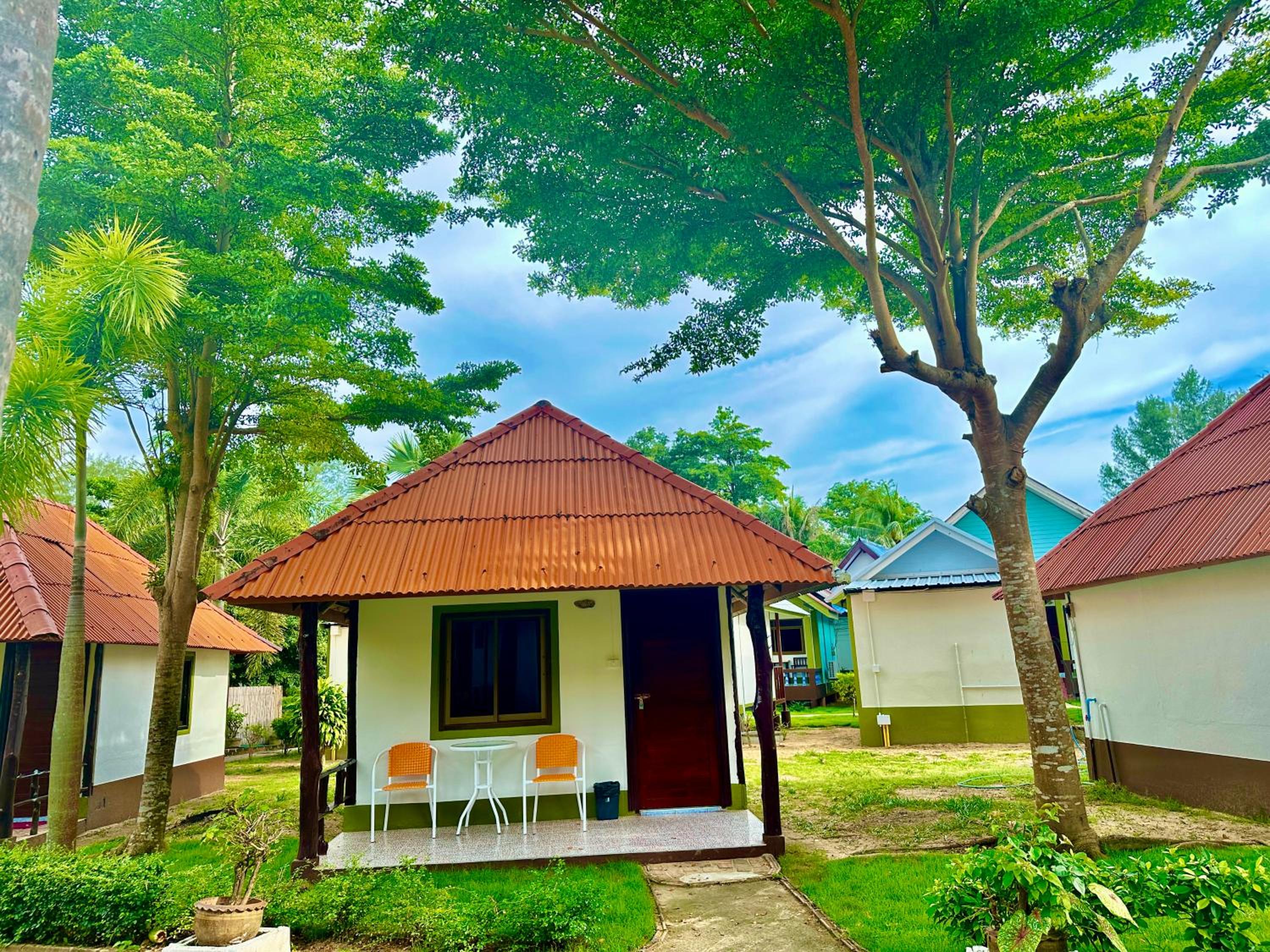 Lanta L.D. Beach Bungalow