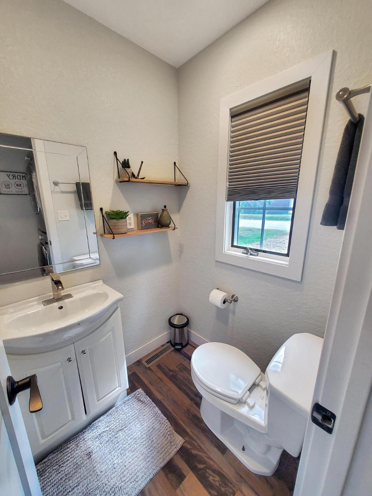 The Canal Cottage off West Lake Okoboji