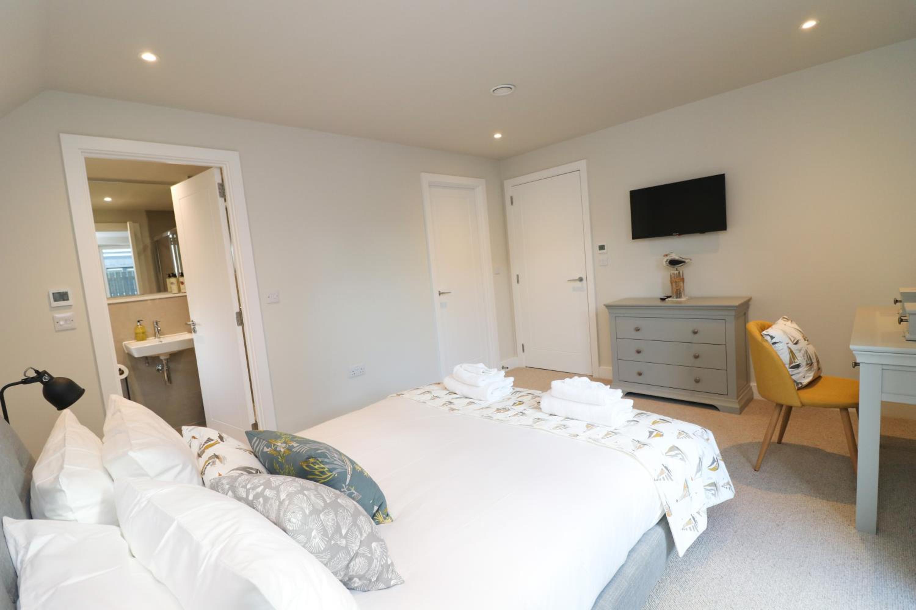 Stylish estuary view apartment