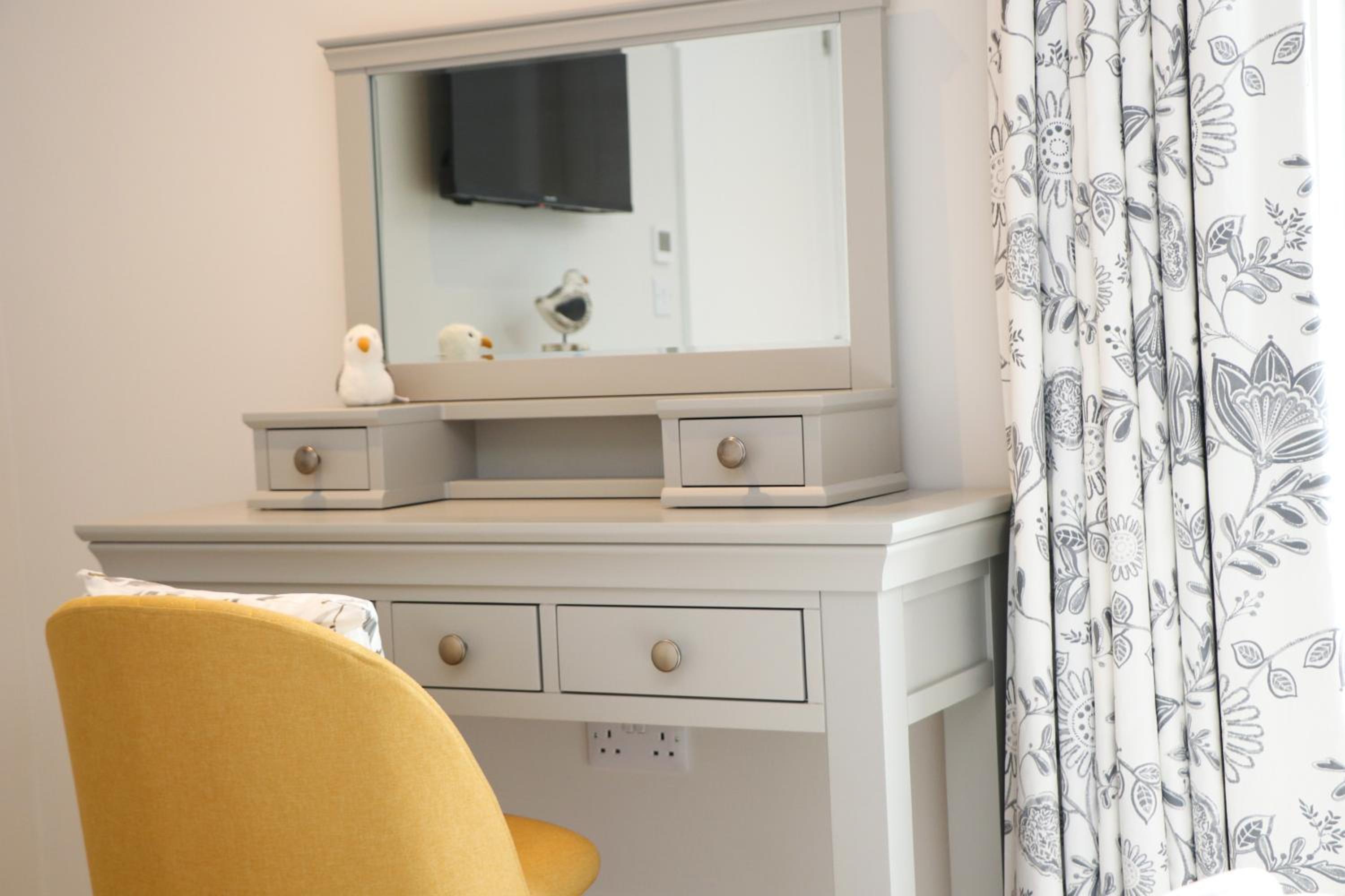 Stylish estuary view apartment