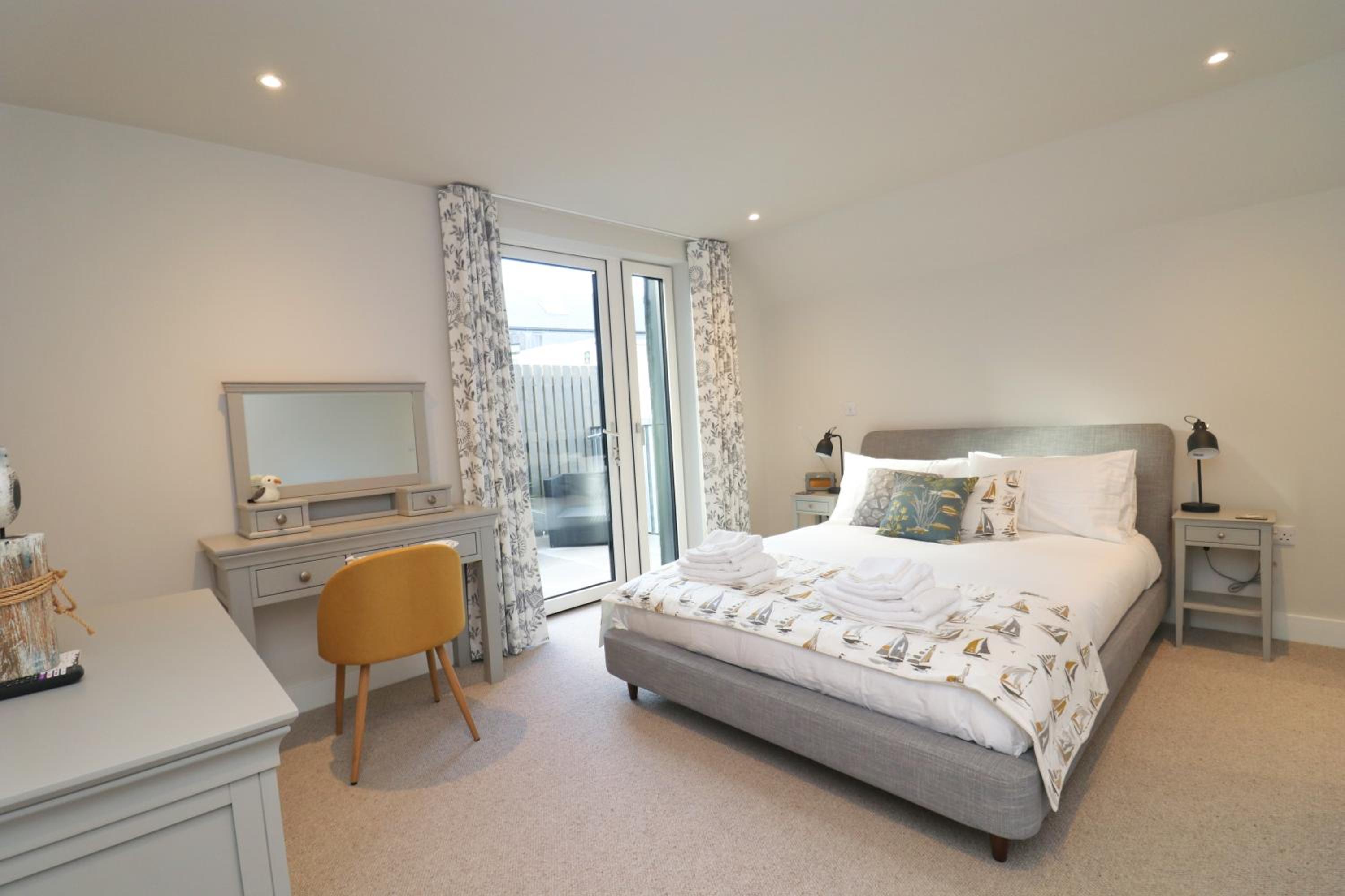 Stylish estuary view apartment