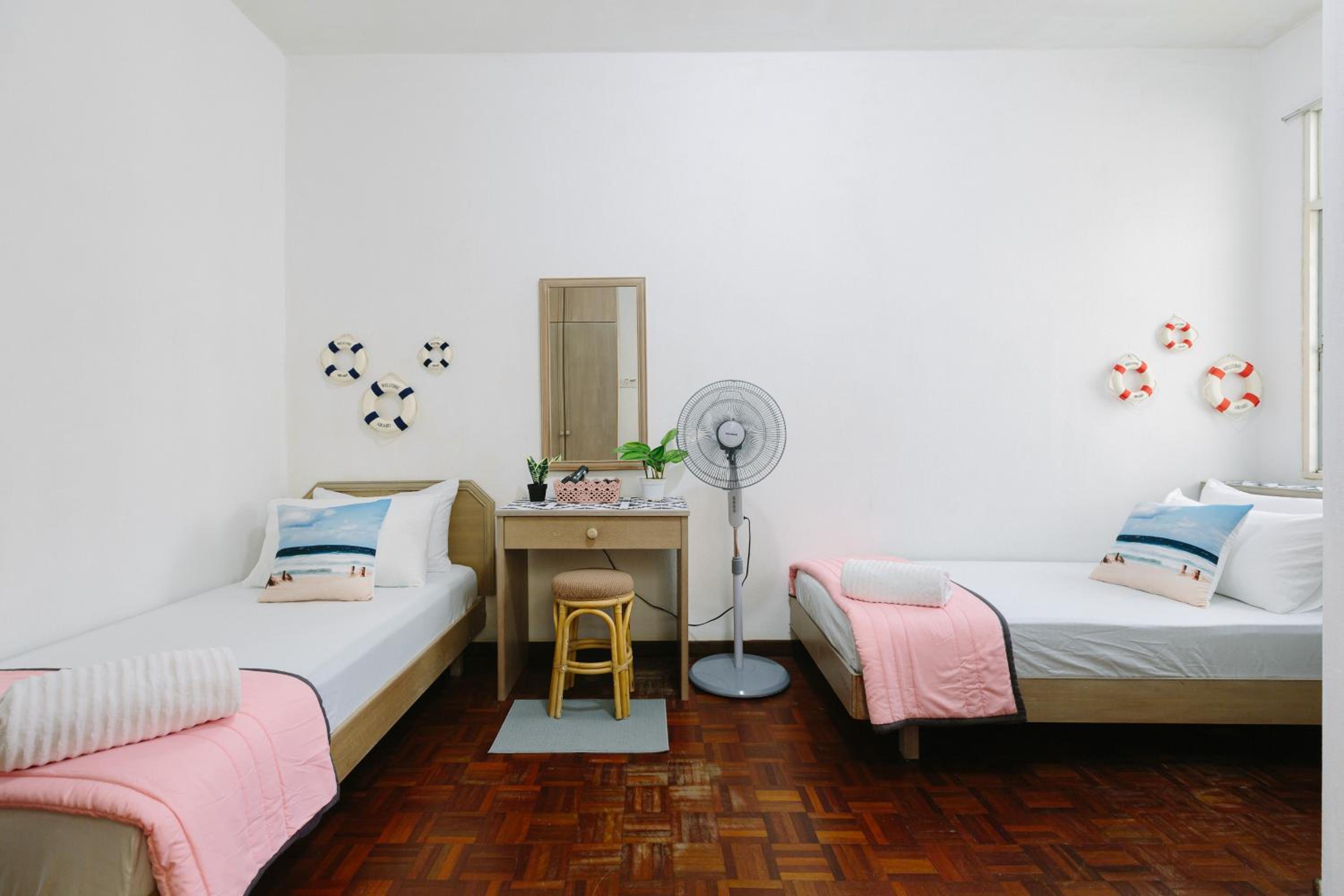 EE's Seaside House - Homestay 3 min walk to beach photo 3