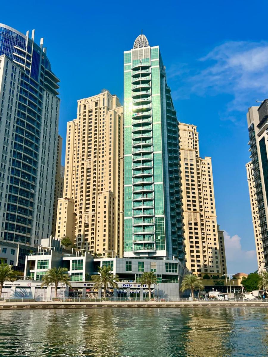Beautiful Close to Beach Dubai Marina Apartment
