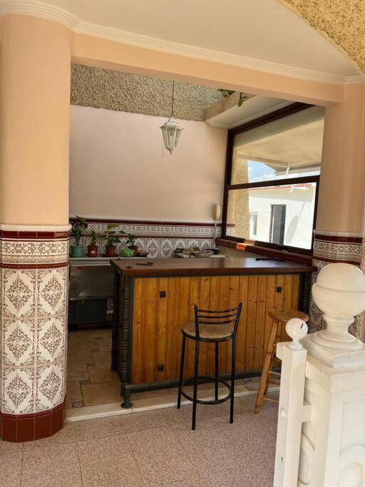 Villa Iluminada con chimenea, barbacoa y piscina cerca Playa