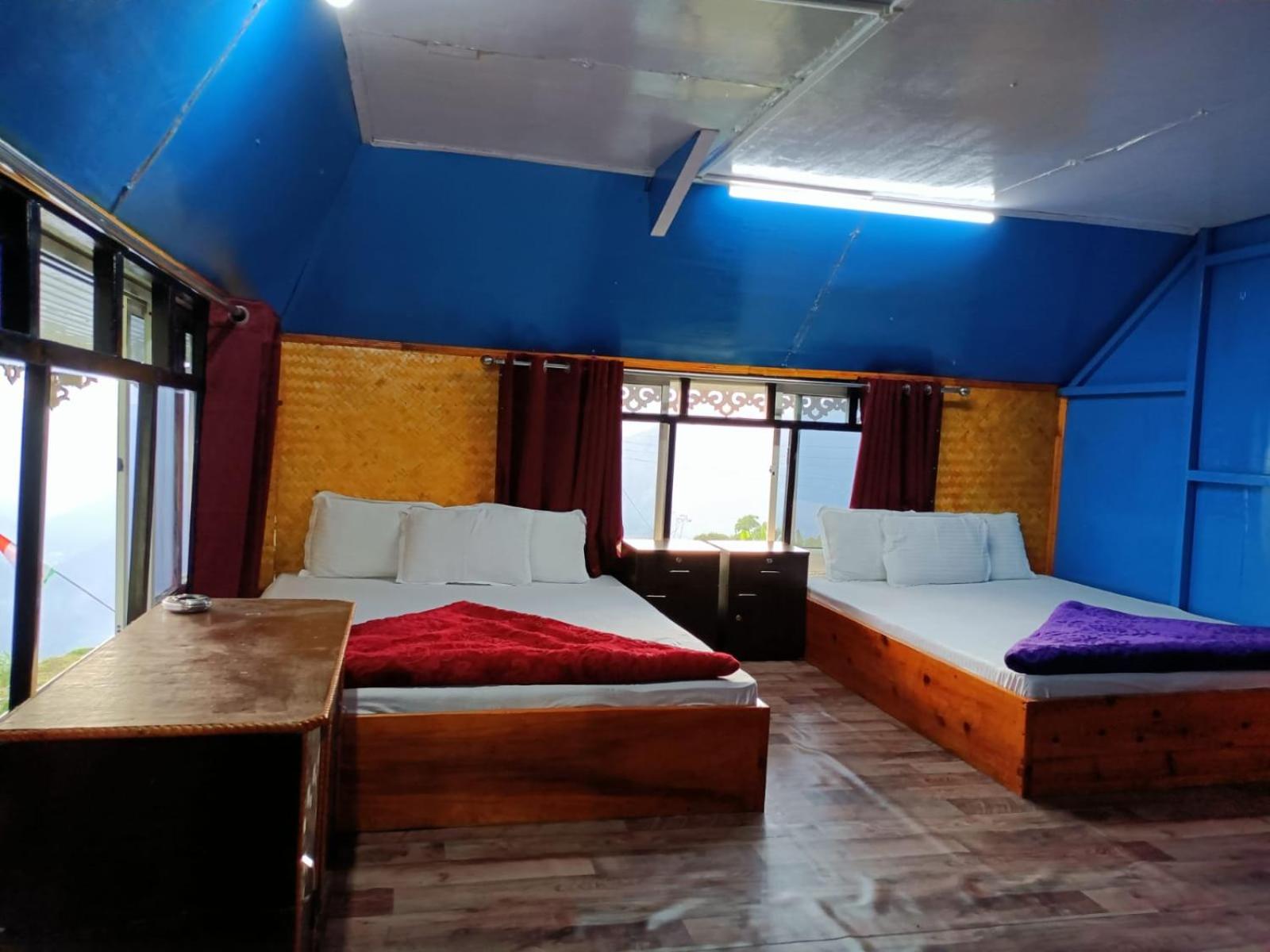 ATTIC HOMESTAY