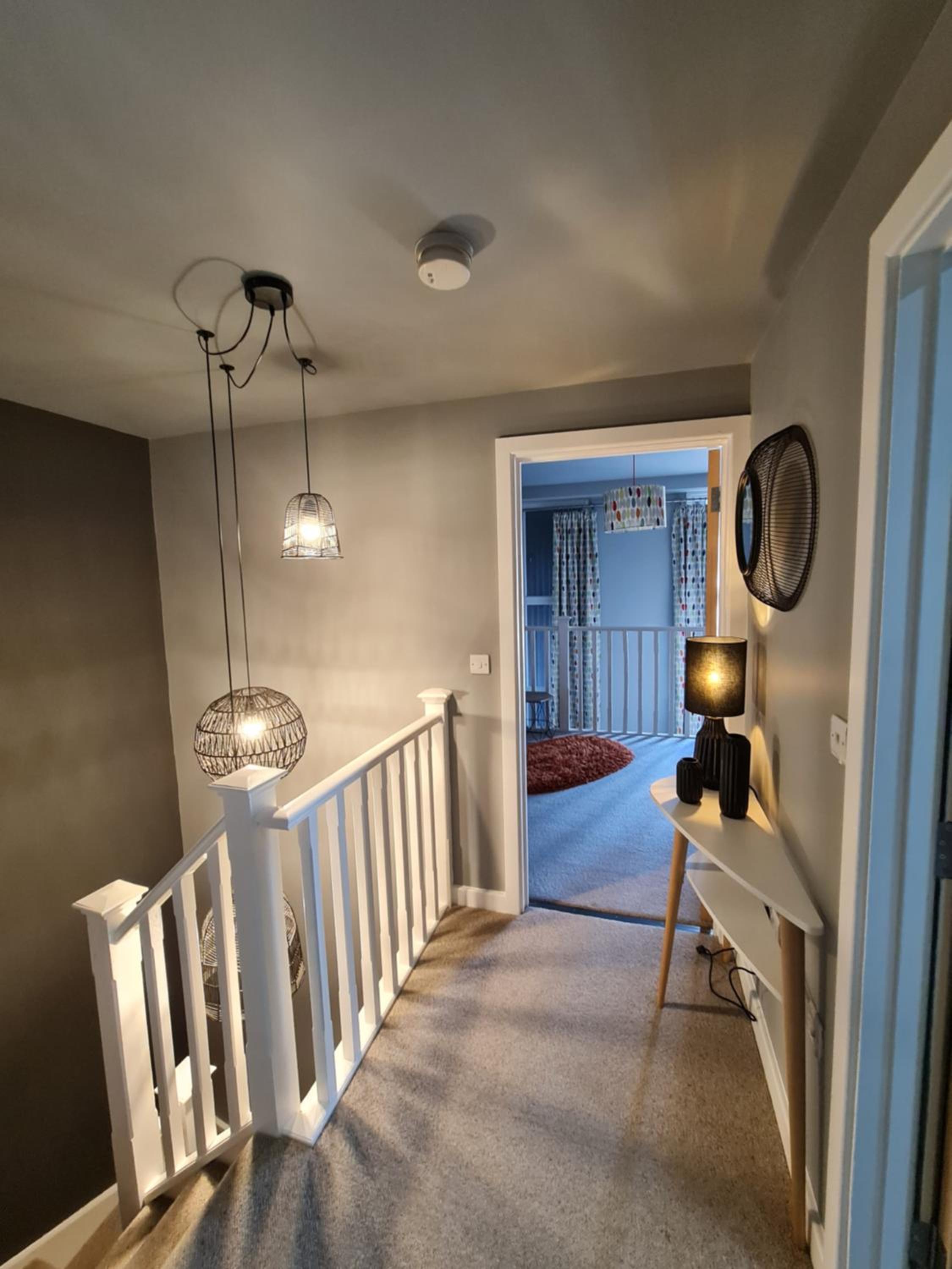 Charming 1-Bed Apartment in Newark view 4