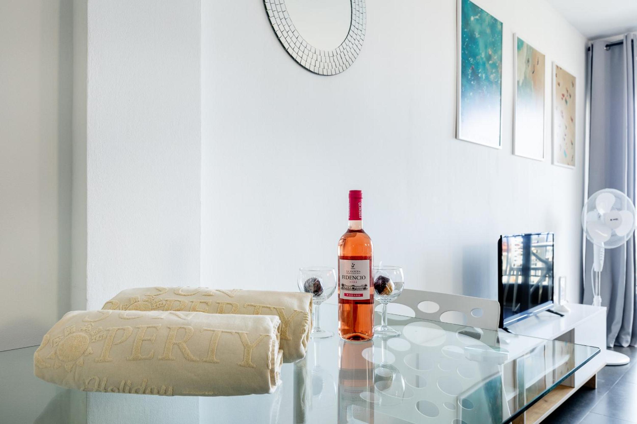 926 Fabulous Sea View of Las Americas, Beach fro3nt Studio! en Playa de las Americas