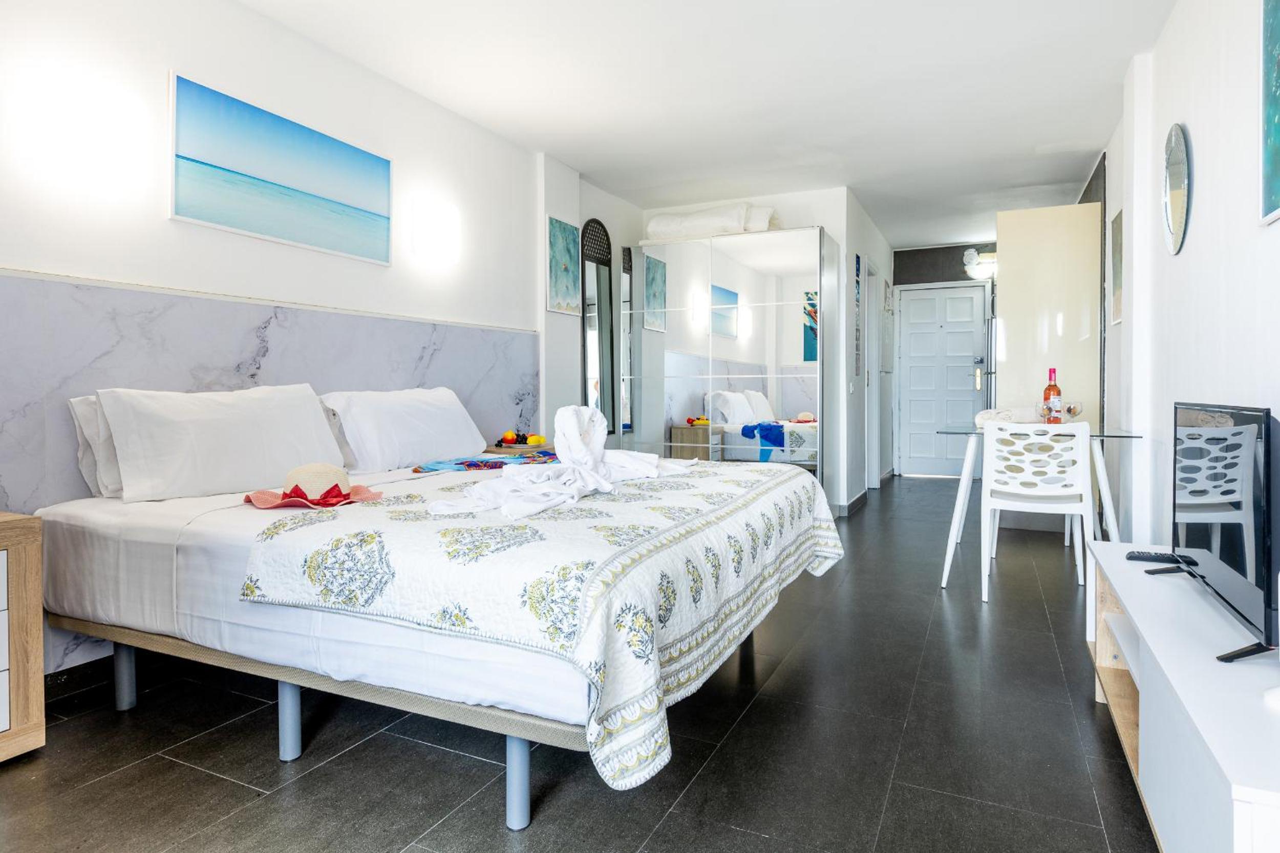 926 Fabulous Sea View of Las Americas, Beach fro3nt Studio! en Playa de las Americas