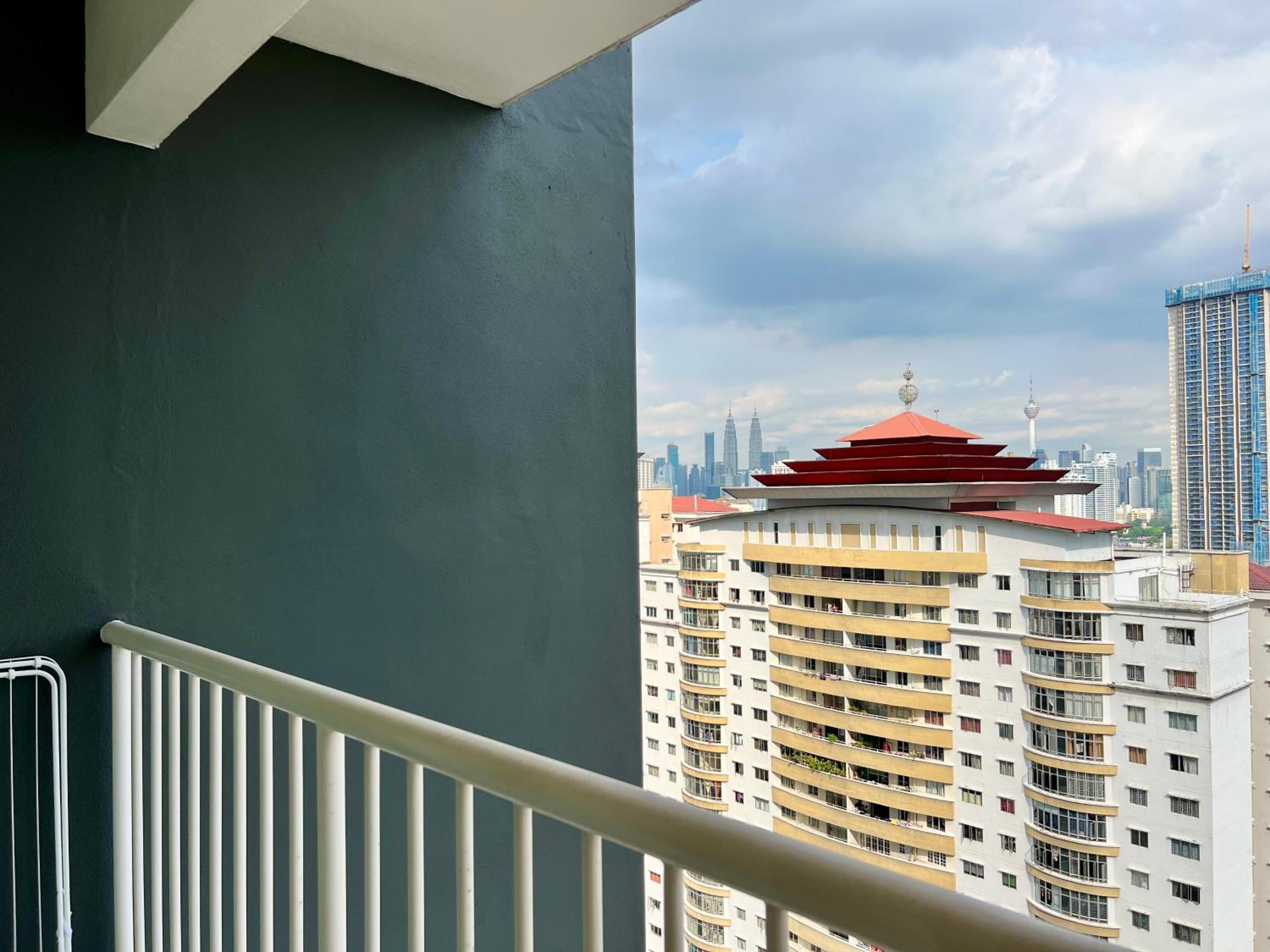 Court 28 Residence KL Suites 2 Bedroom Apartment by Sleepy Bear