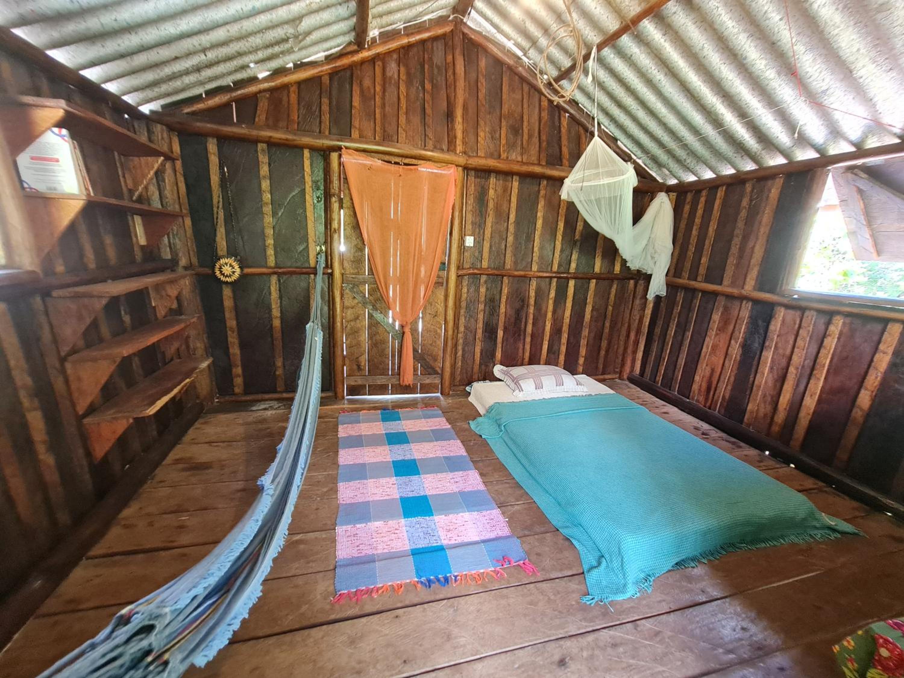 Quarto Que Brota do Chão