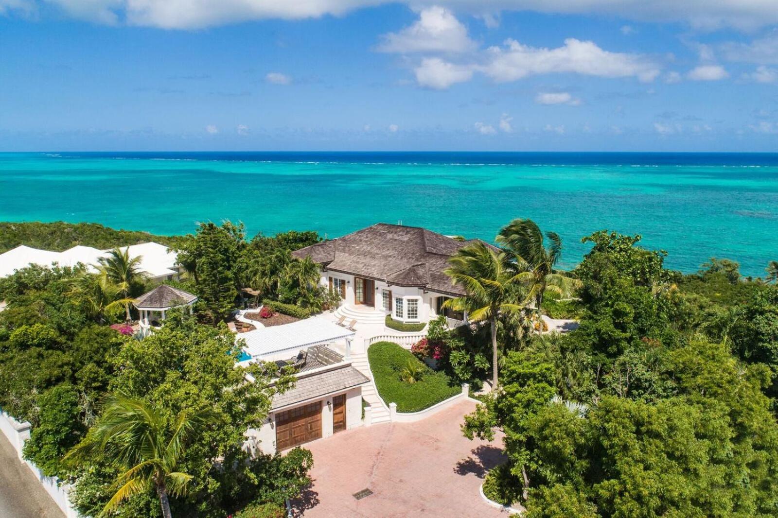 Hotel Villa with Sea View - Image 1