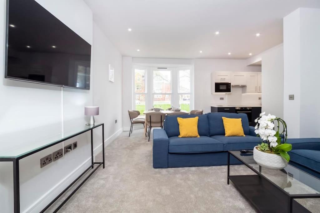City Apartments - Clifton Green 2 Bedroom Apartment view 4