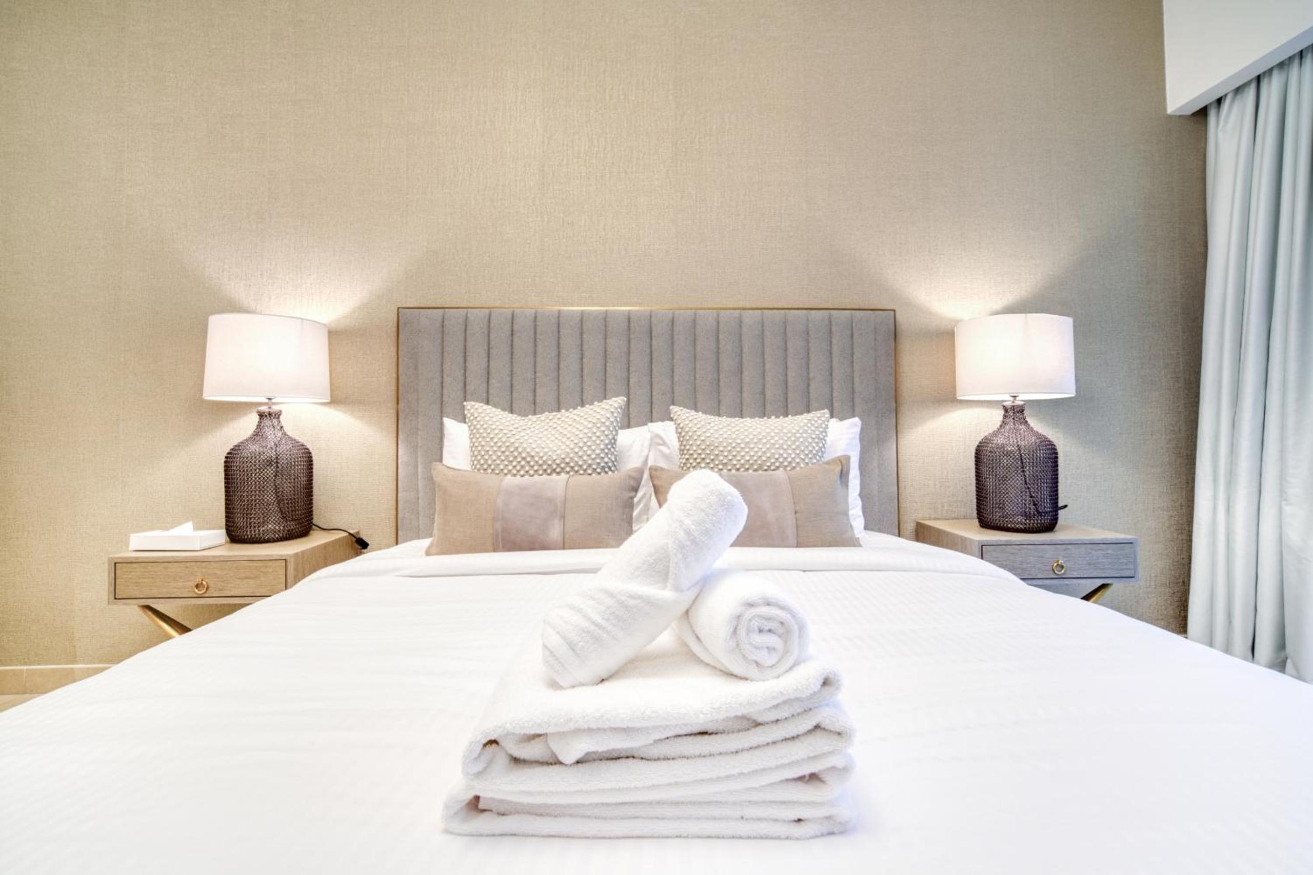 Central Park Towers, City View - DIFC - Mint Stay