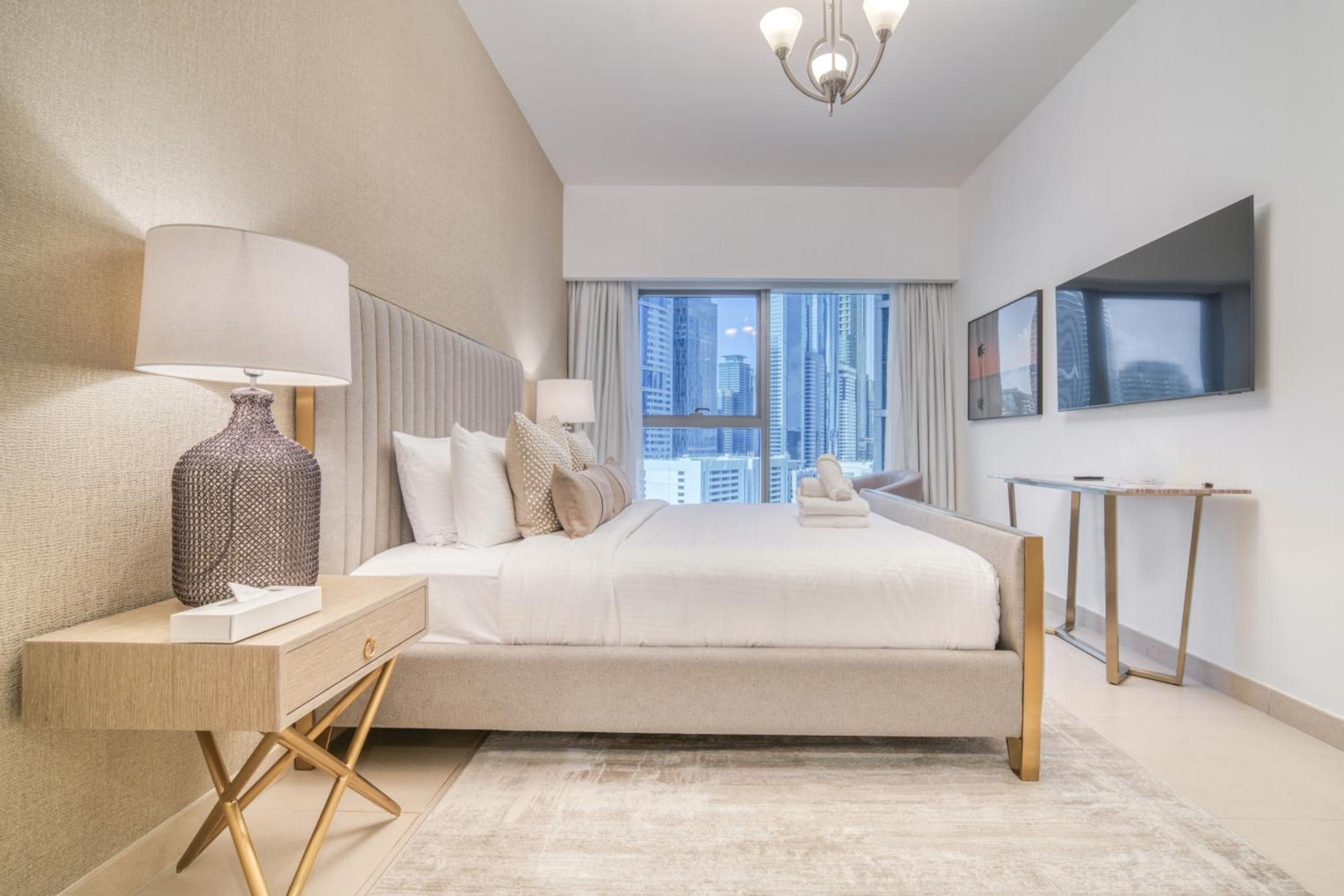 Central Park Towers, City View - DIFC - Mint Stay
