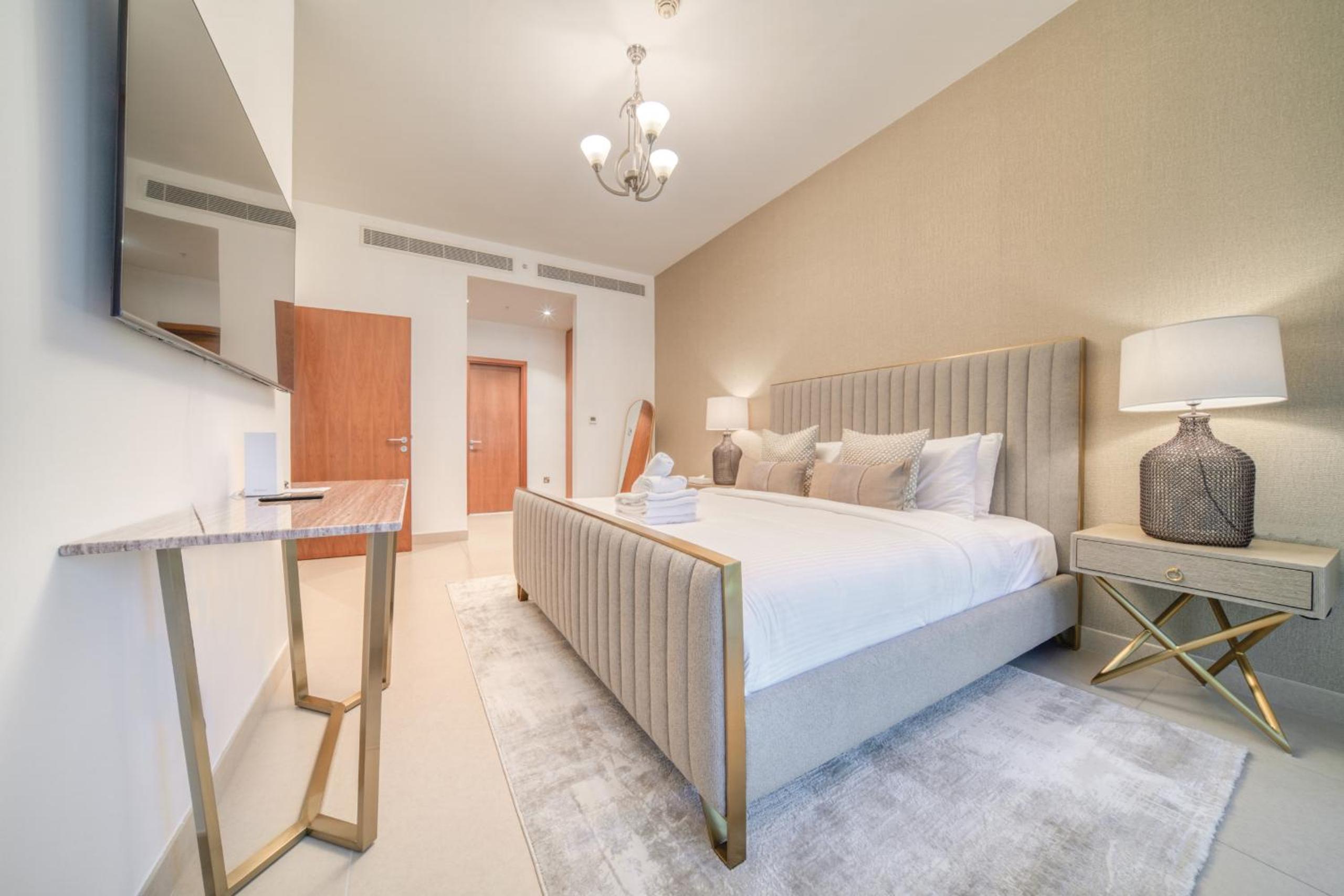 Central Park Towers, City View - DIFC - Mint Stay