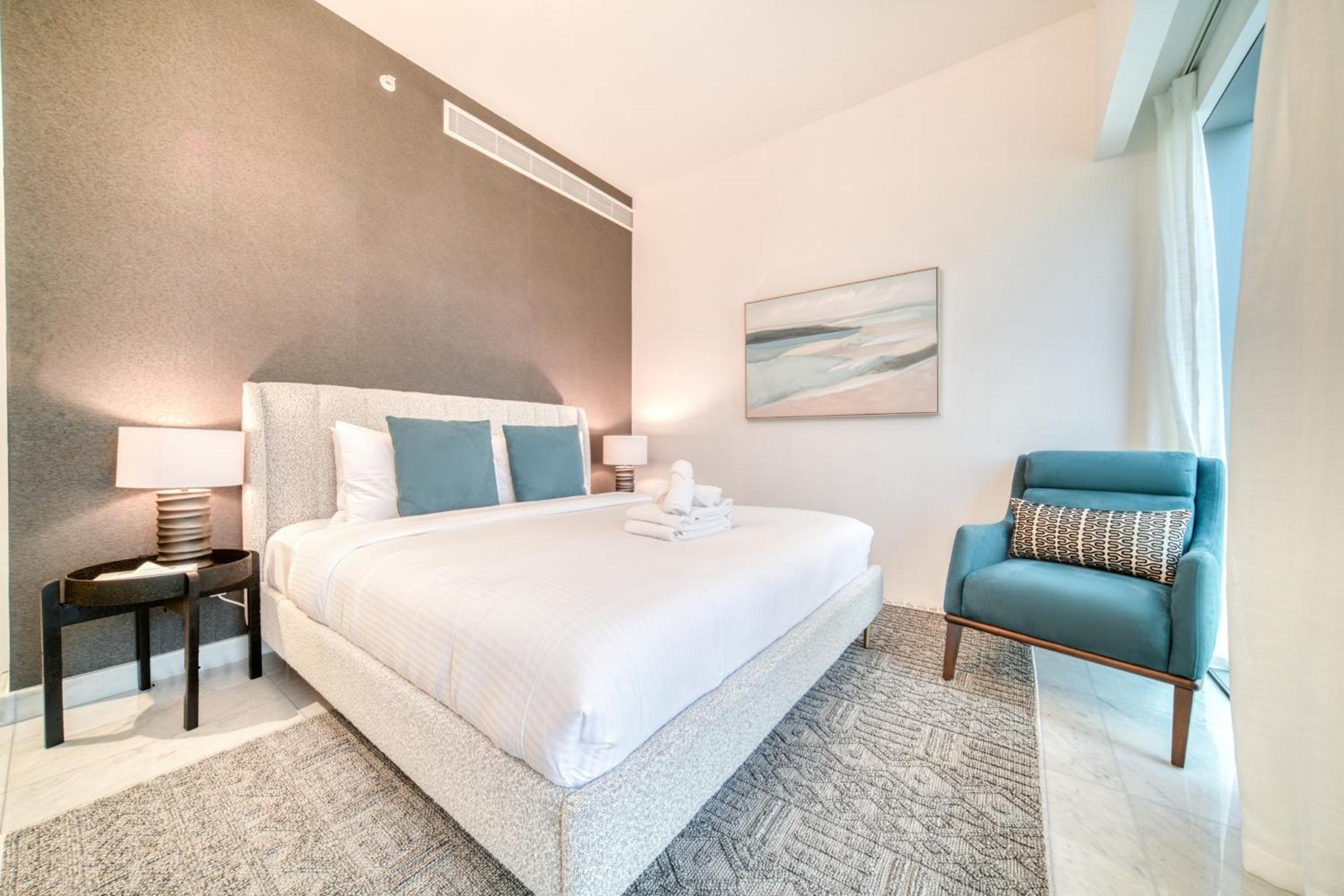 Central Park Towers, City View - DIFC - Mint Stay