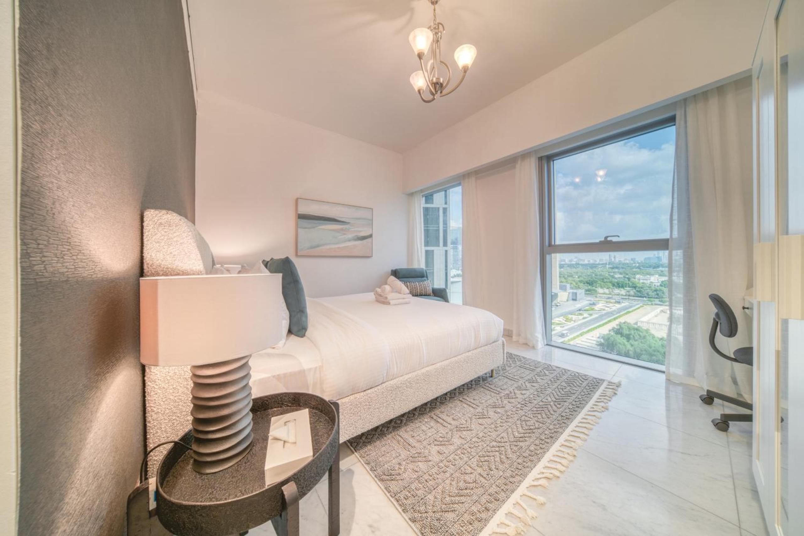 Central Park Towers, City View - DIFC - Mint Stay