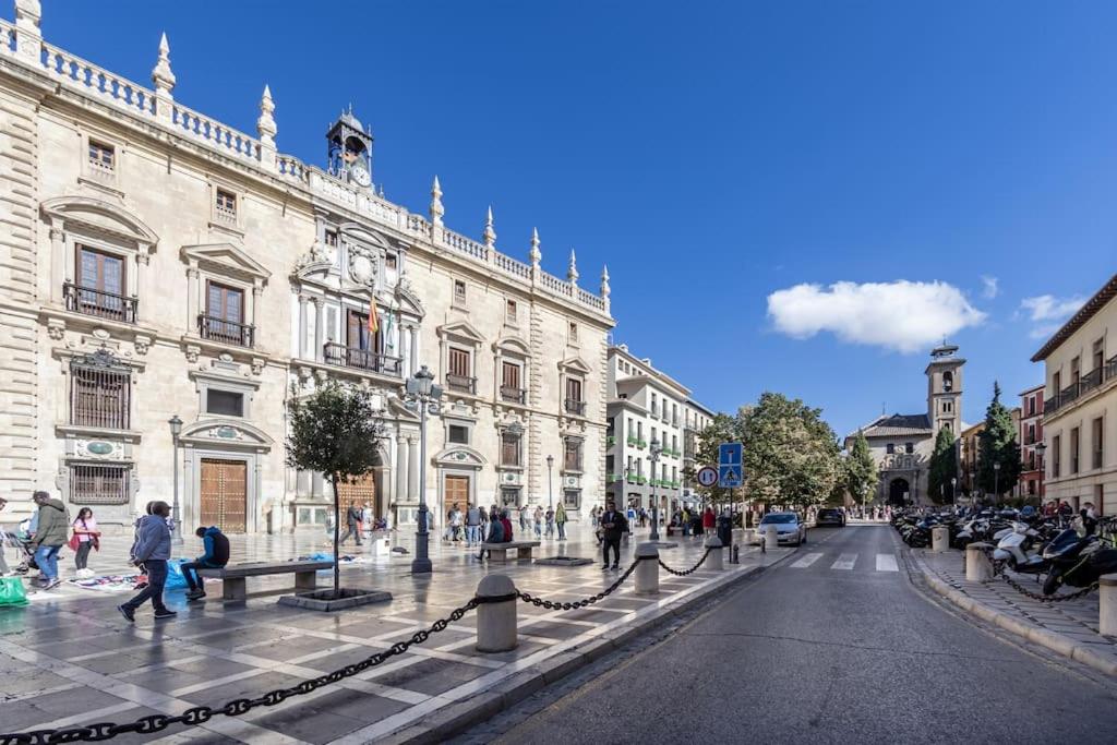 31EnjoyGranadaCentro. Parking opcional.