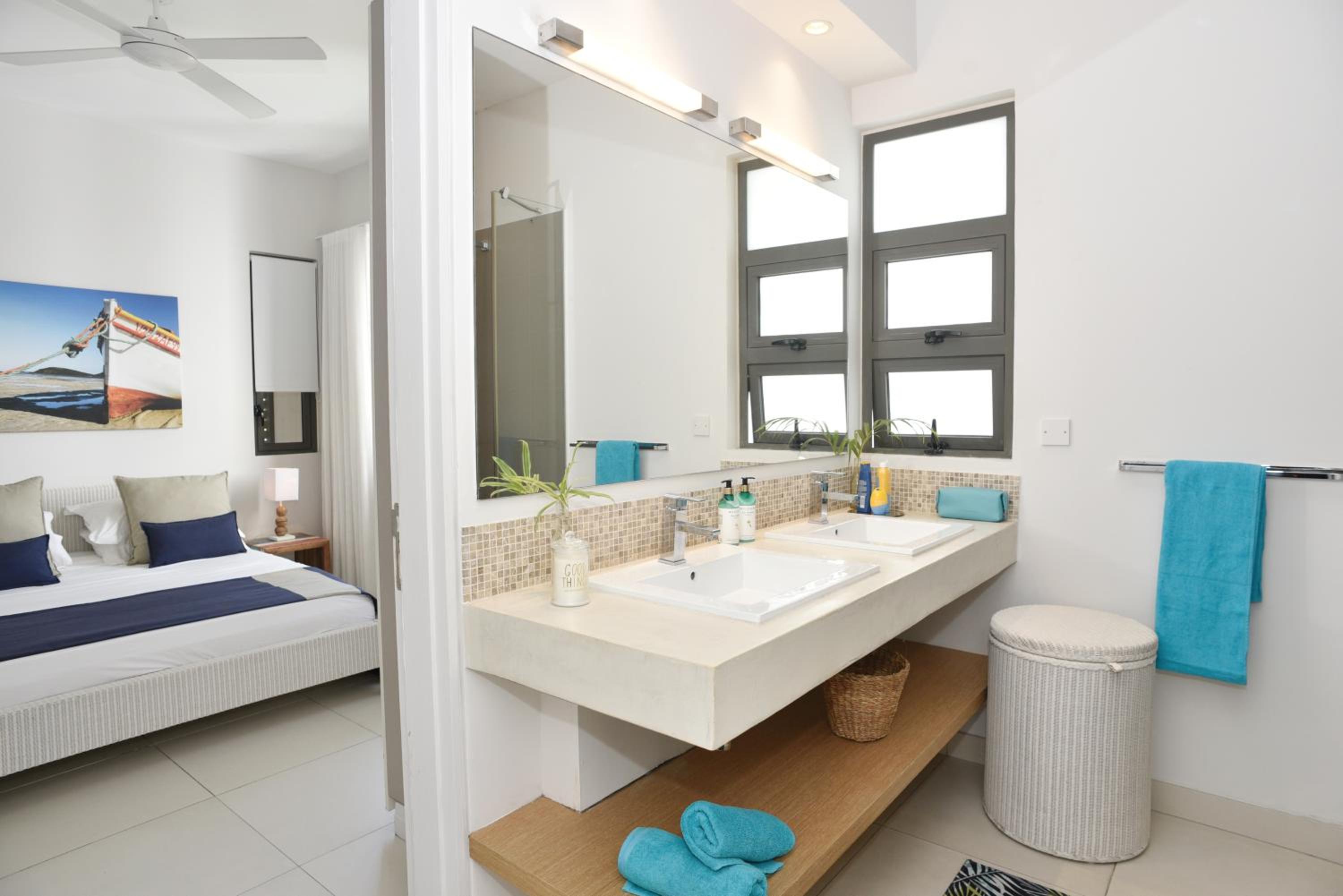 Cap Ouest Beachfront Luxury Penthouse & Apartment view 5