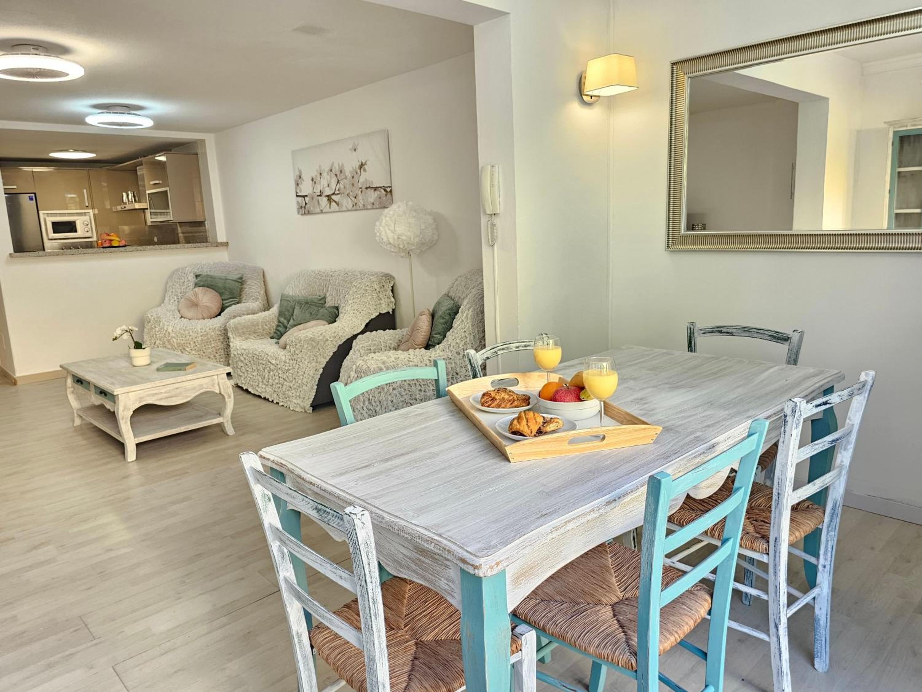 NEW POSITIVE VIBES HOLIDAYS HOME, Playa de las Americas, Tenerife