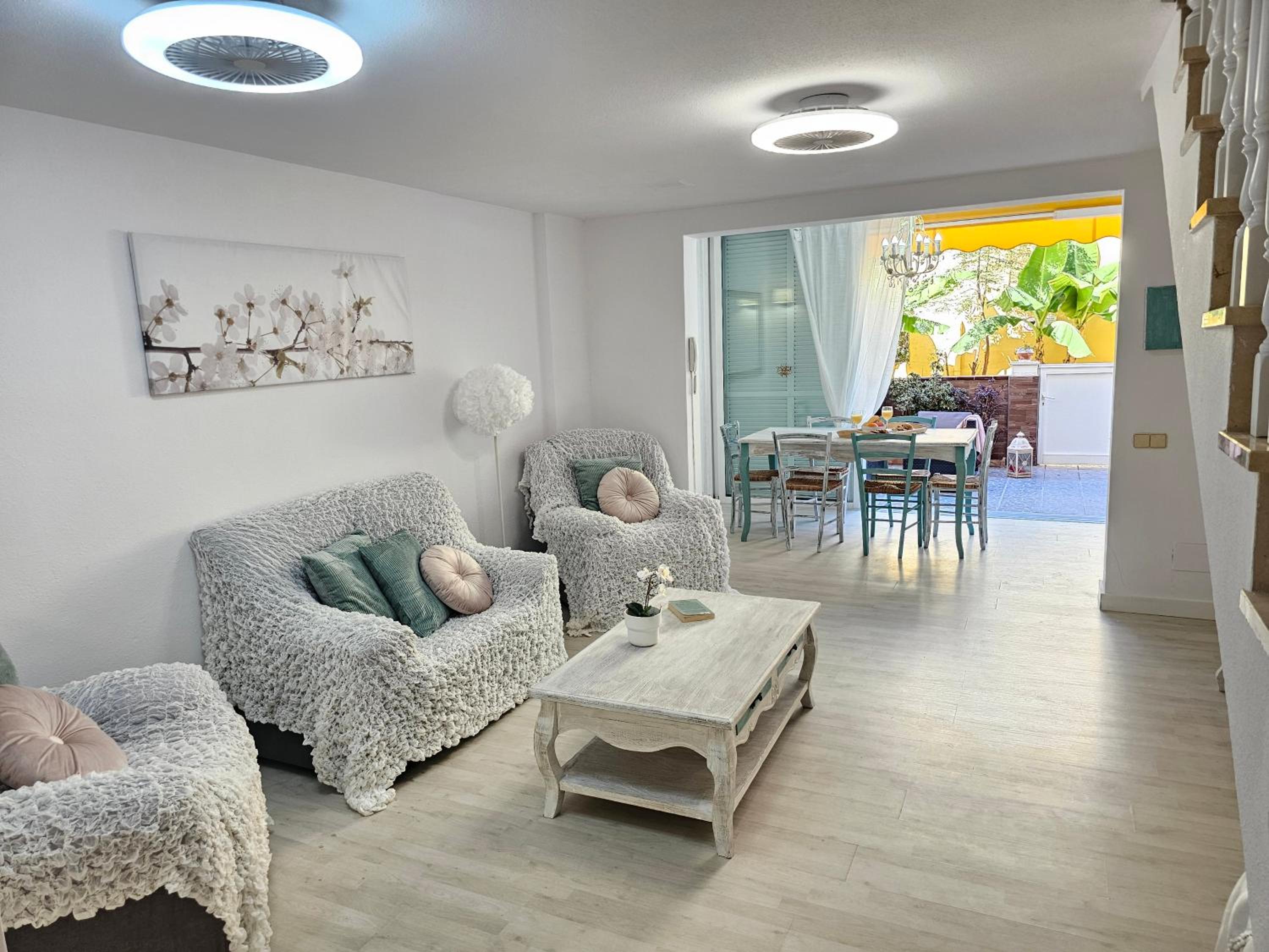 NEW POSITIVE VIBES HOLIDAYS HOME, Playa de las Americas, Tenerife