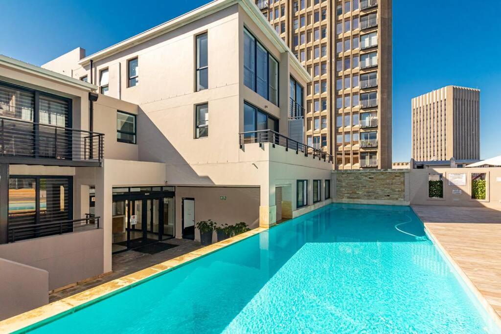 One bedroom loft apartment in Darling Street view 2