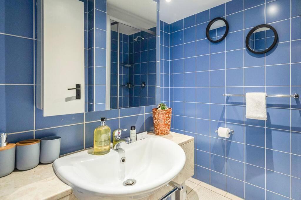 One bedroom loft apartment in Darling Street view 5