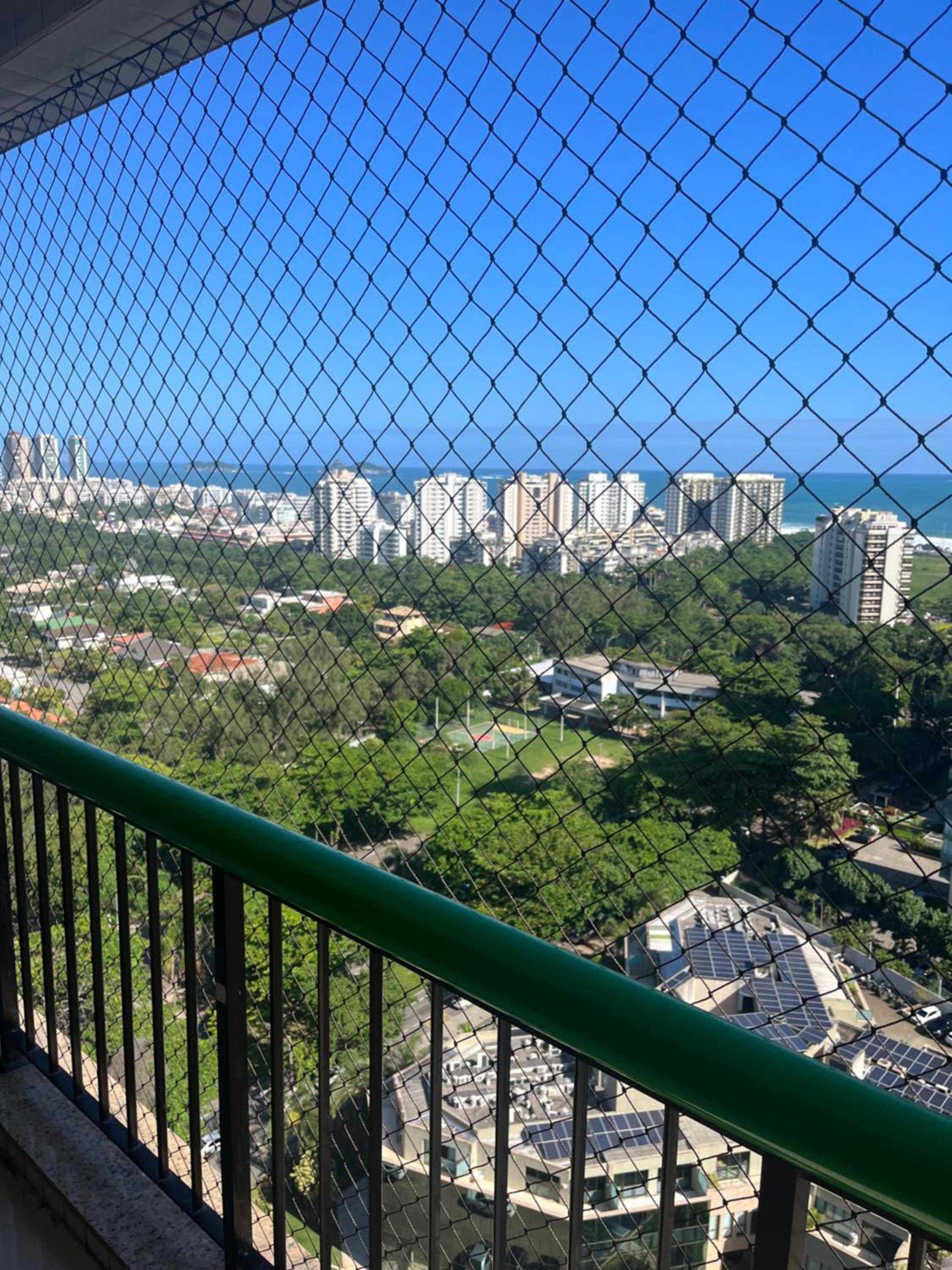 Cobertura com linda vista mar .