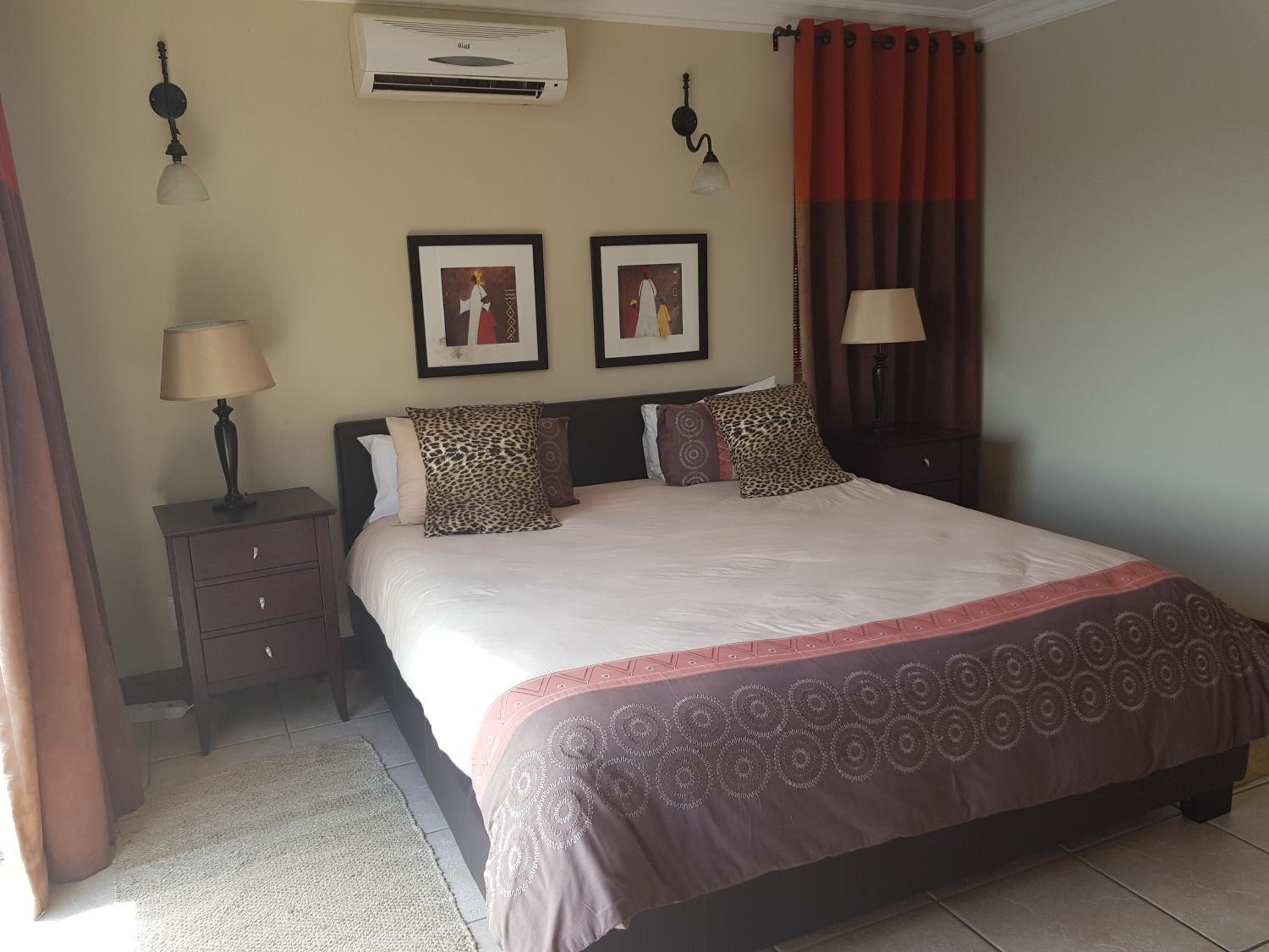 Zebula Golf and Wildlife Estate - Open Plains Pax 10 - Moi Signature Luxury villa view 2