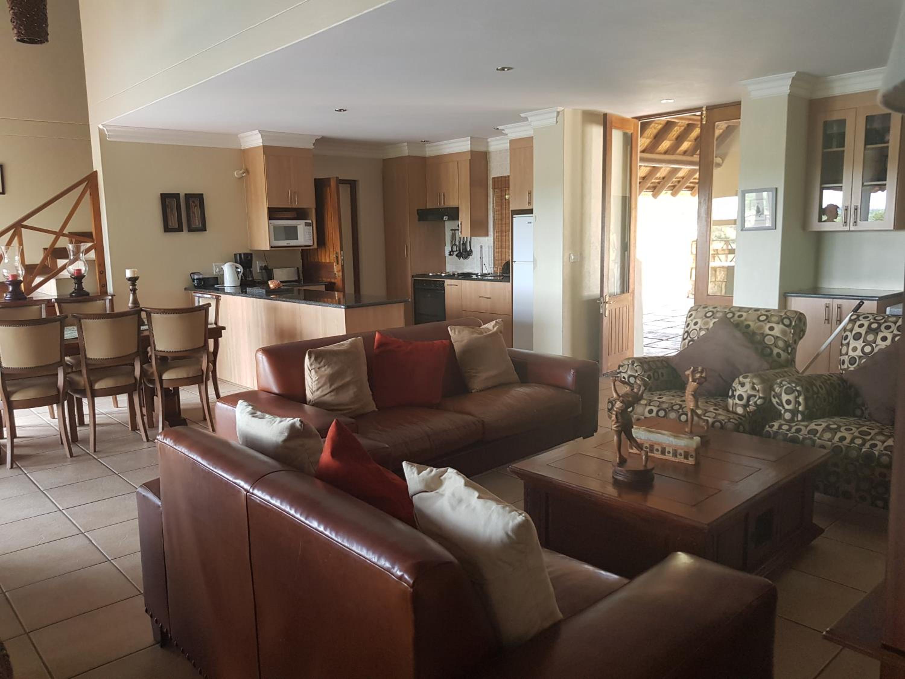 Zebula Golf and Wildlife Estate - Open Plains Pax 10 - Moi Signature Luxury villa view 4