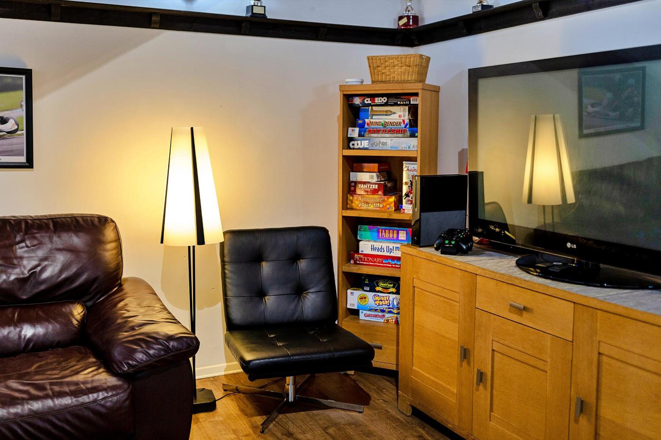 Finest Retreats - Woodstock Lodge view 4