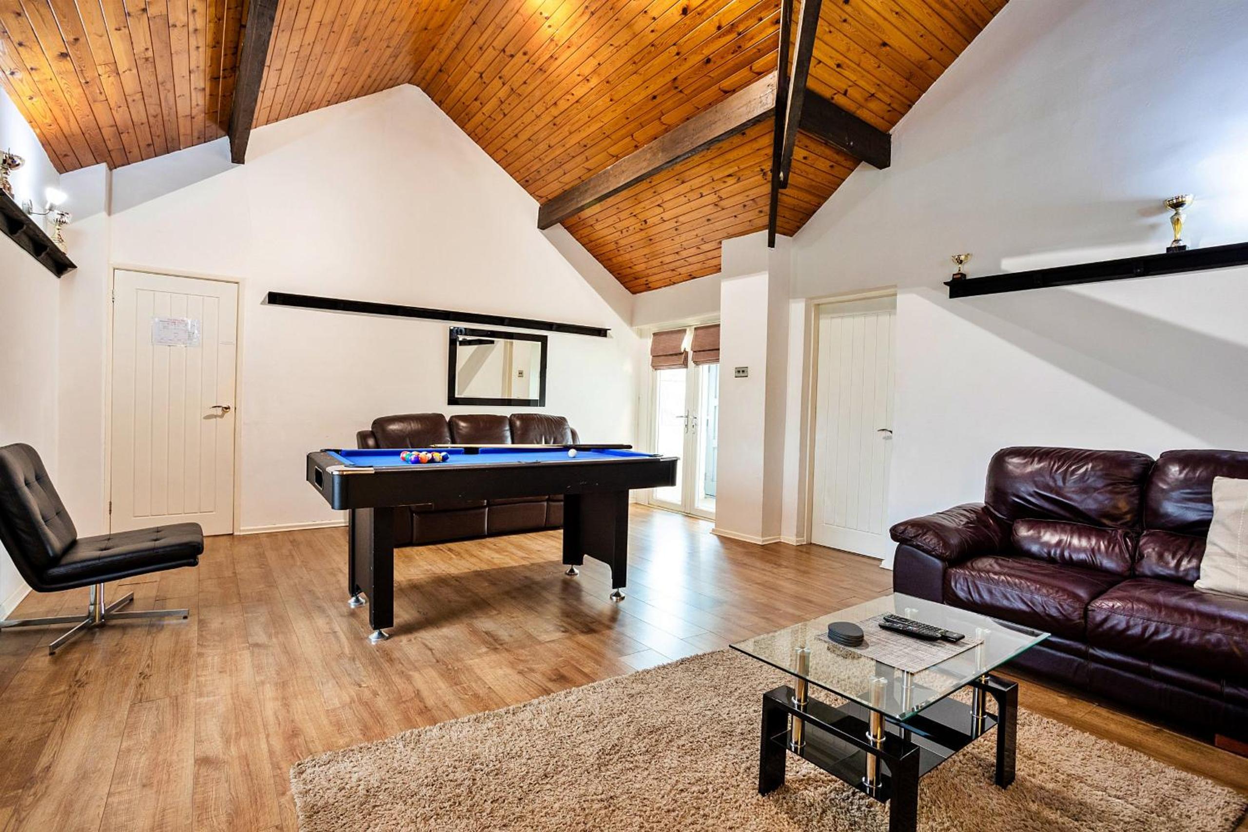 Finest Retreats - Woodstock Lodge view 5