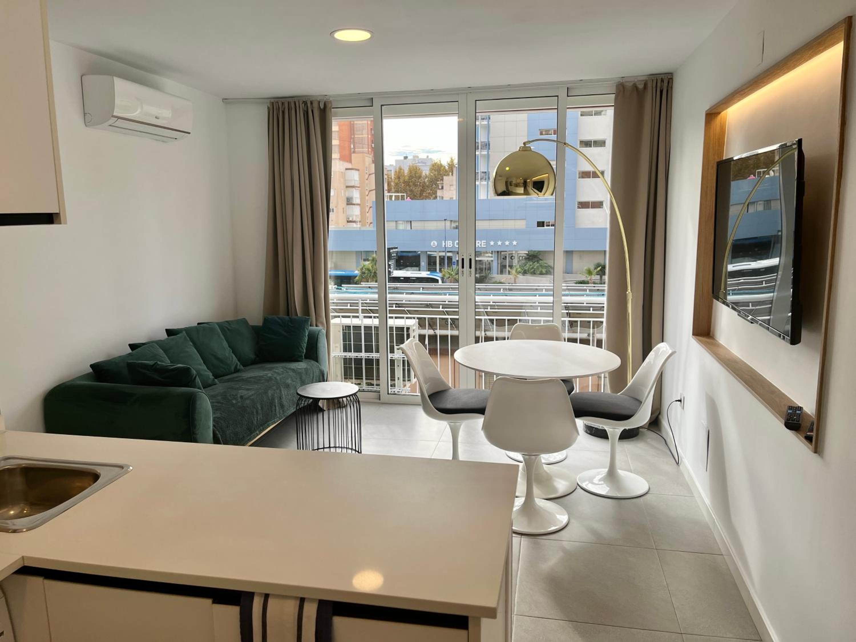 ROYMAR 14 Playa Levante Benidorm Parking Gratis WiFi 4 Personas view 4