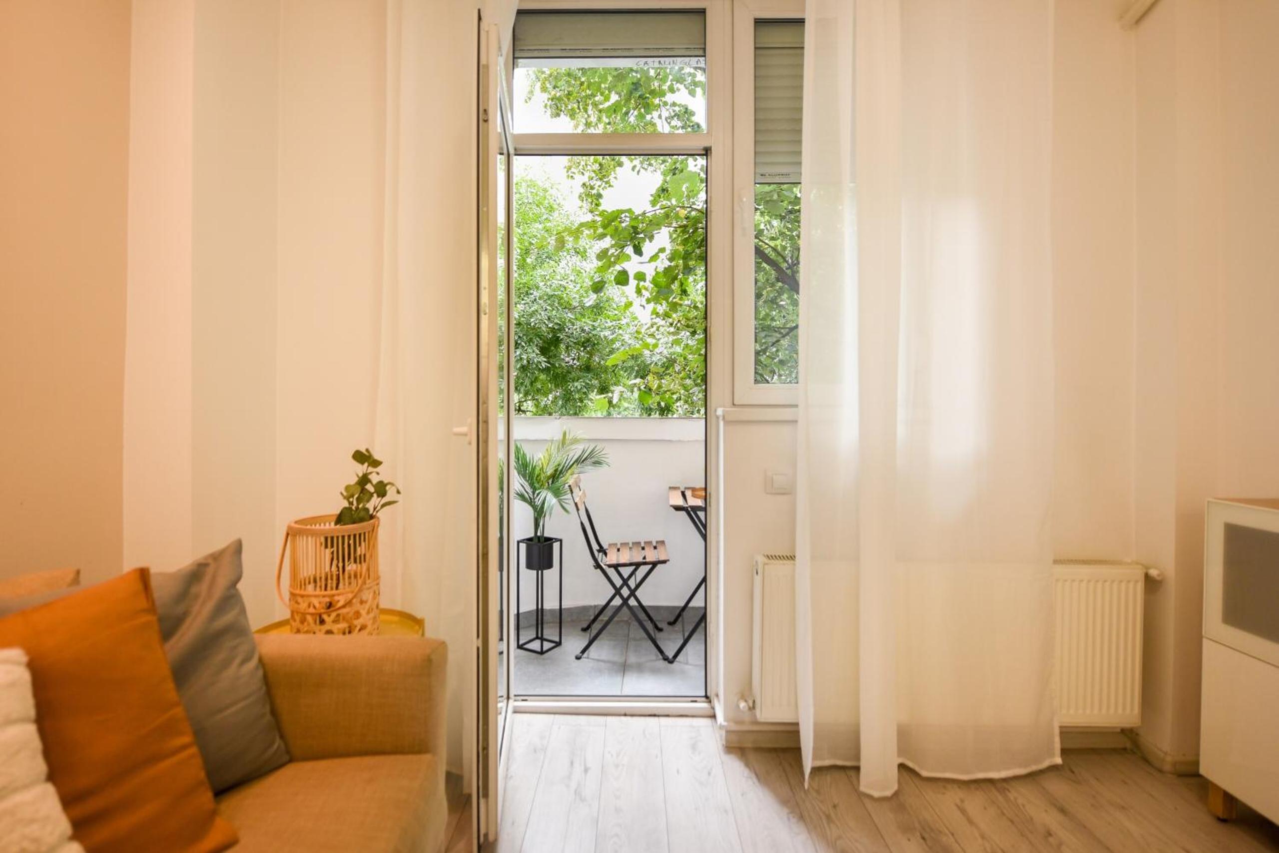 Ideal Home - Spacious & Modern Accommodation near Unirii Square view 4