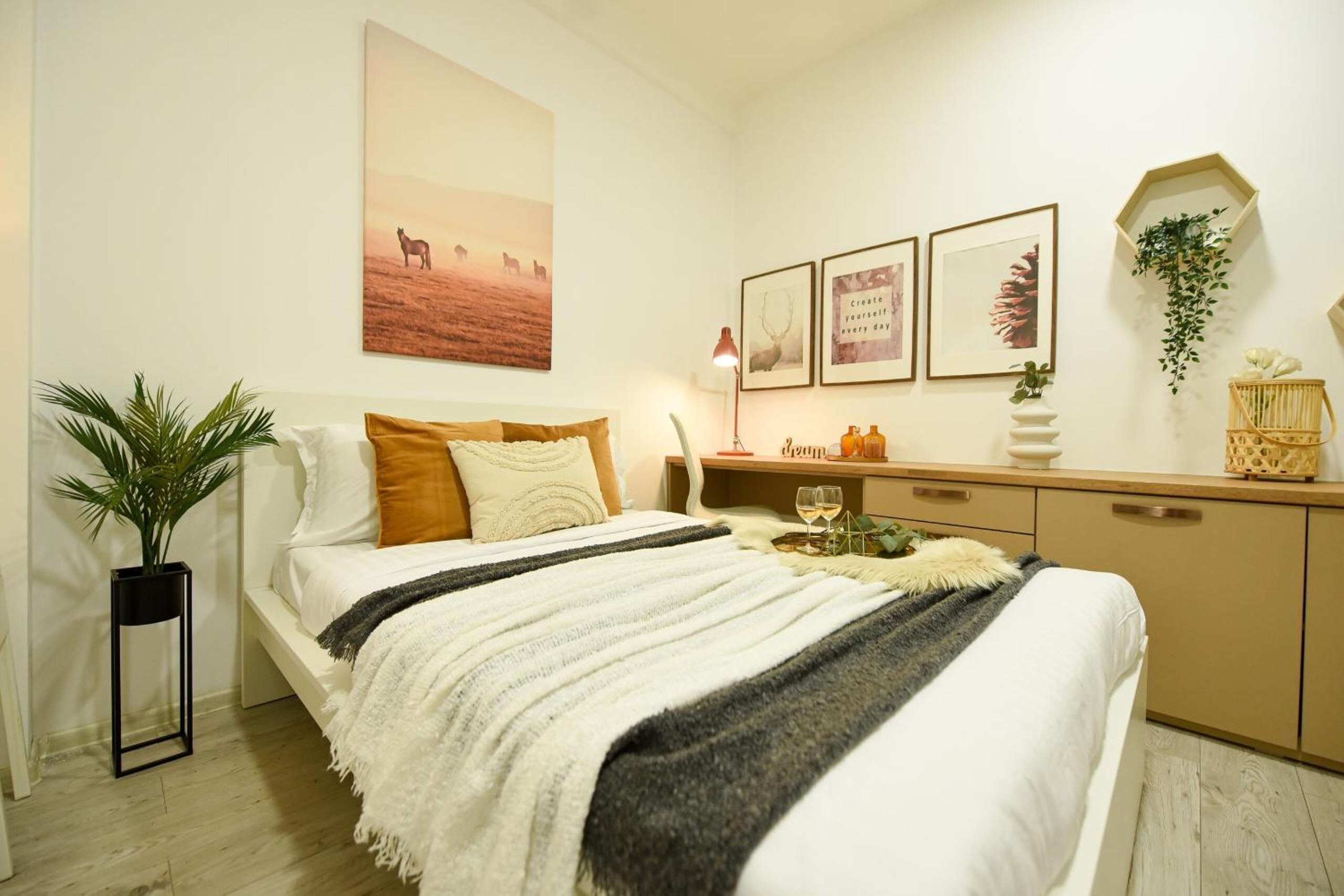 Ideal Home - Spacious & Modern Accommodation near Unirii Square view 2