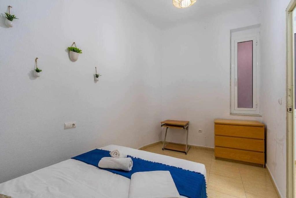 Suite Santa Faz 1 DCHA 3 Camas Dobles view 3