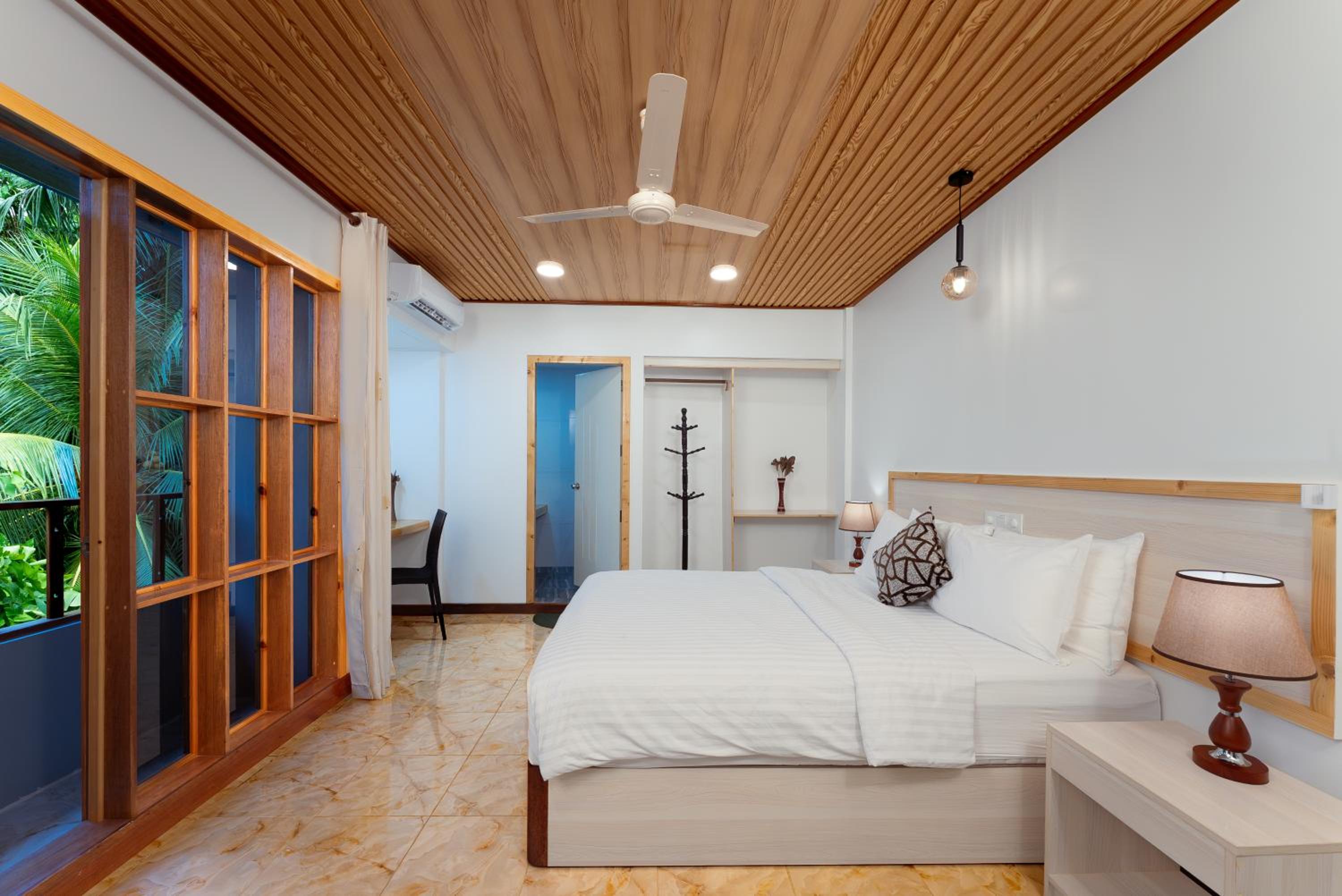 Hudhuveli Kamadhoo view 5