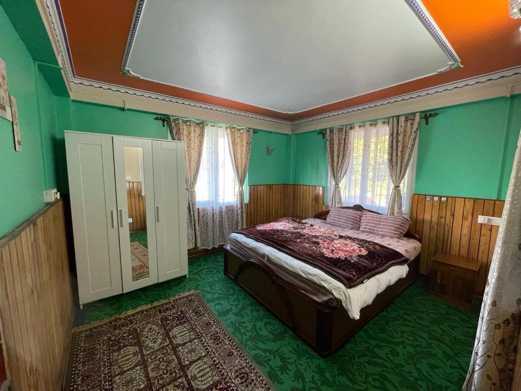 White Orchid Homestay