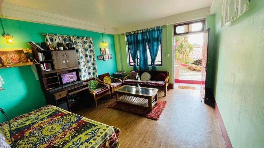 White Orchid Homestay