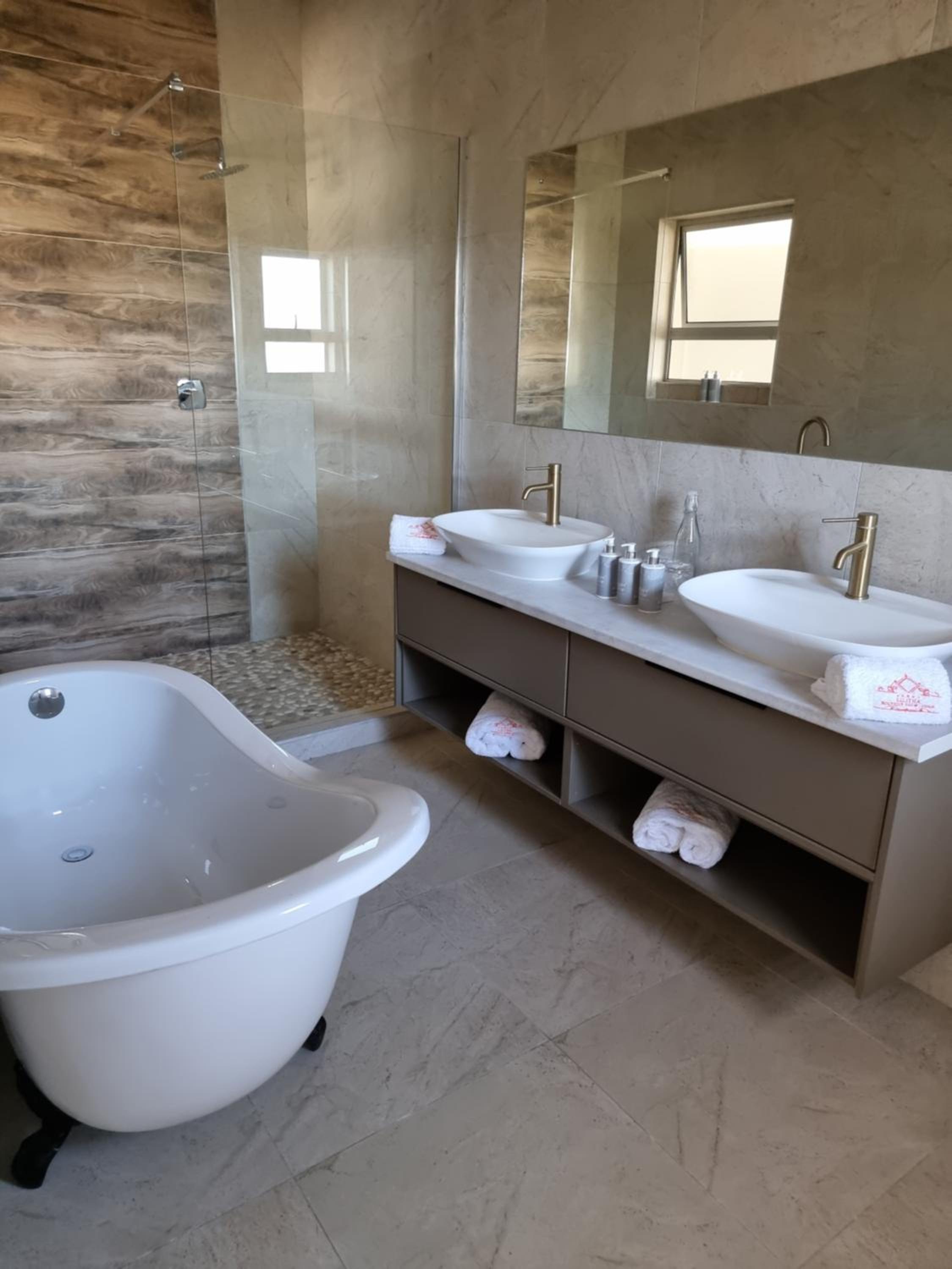 Lilitha Boutique Hotel-East London view 5