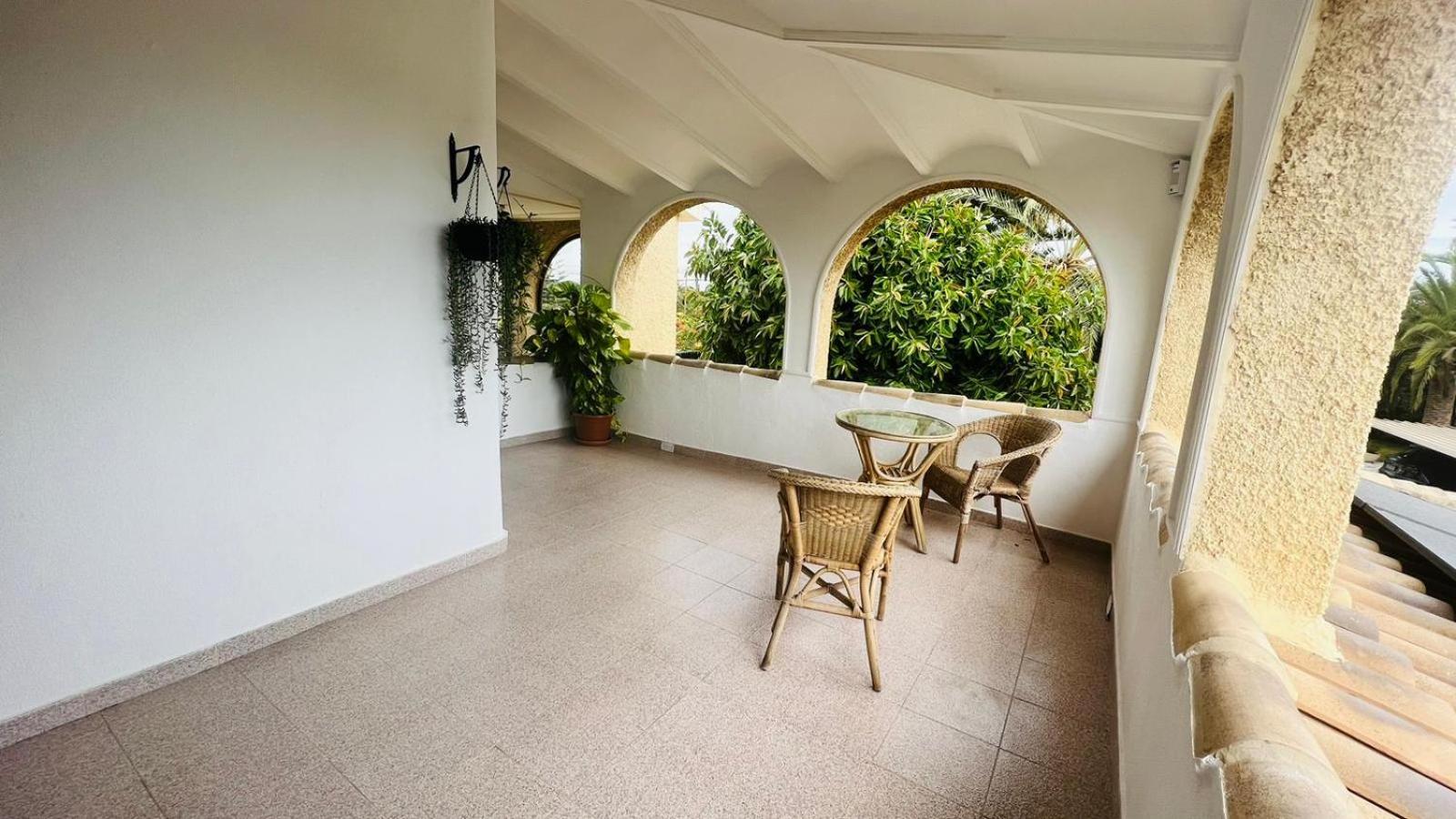 Villa Iluminada con chimenea, barbacoa y piscina cerca Playa